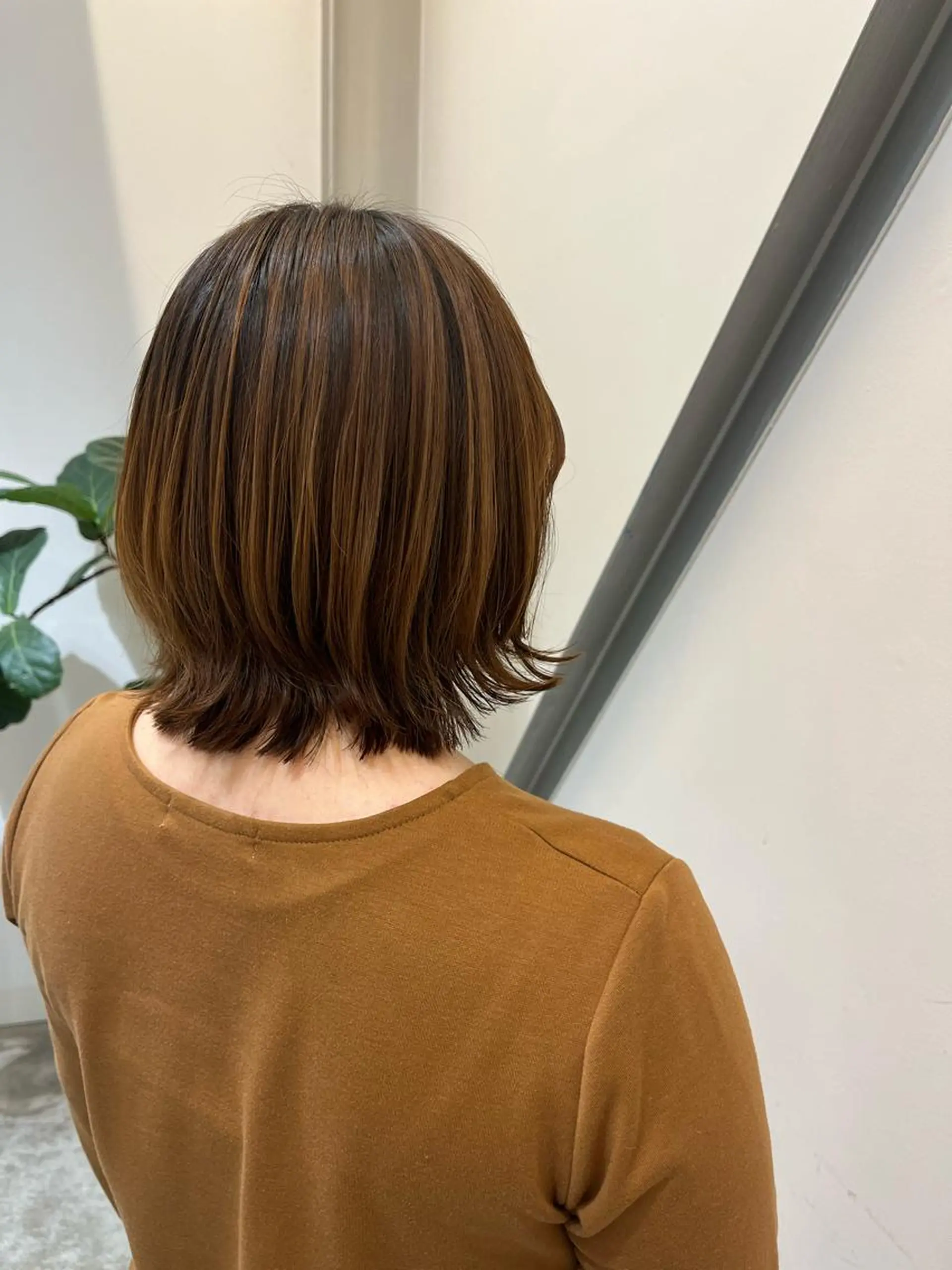 ミディアム ボブ くびれヘア 西崎 満里奈のヘアスタイル