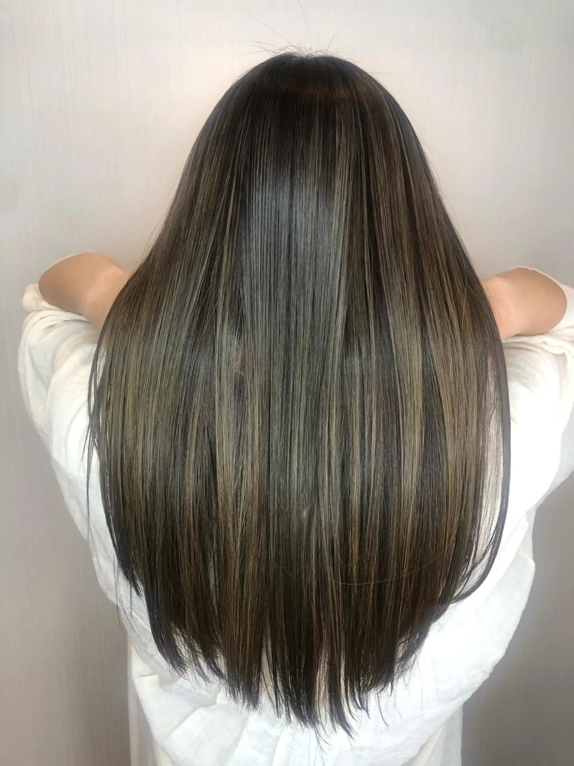 ロング カラー カット 縮毛矯正 トリートメント 新井 友菜のヘアスタイル