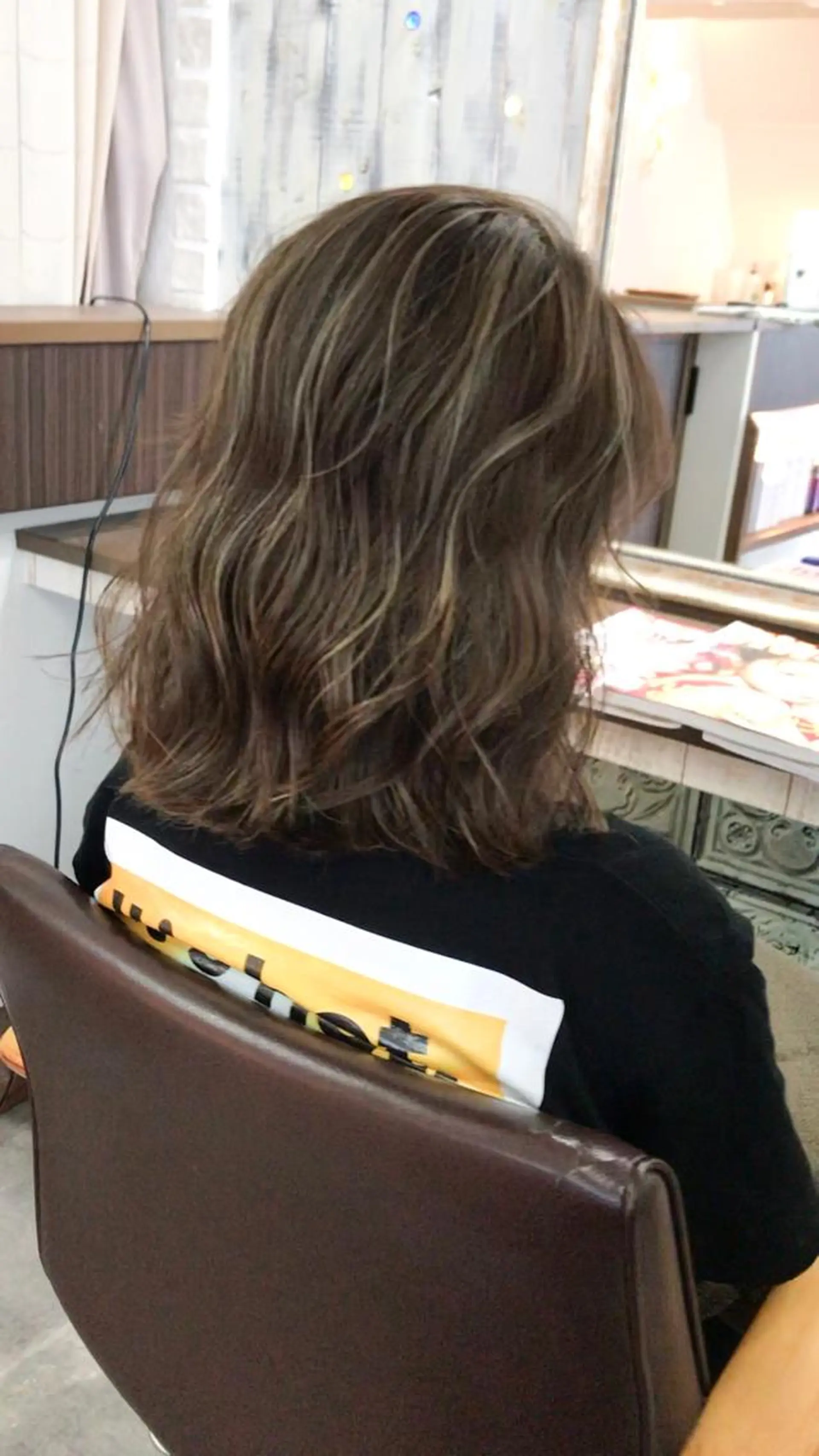 ミディアム カラー ヘアアレンジ ヘアカラー ハイライト、レイヤー カット/西梅田/中西のヘアスタイル