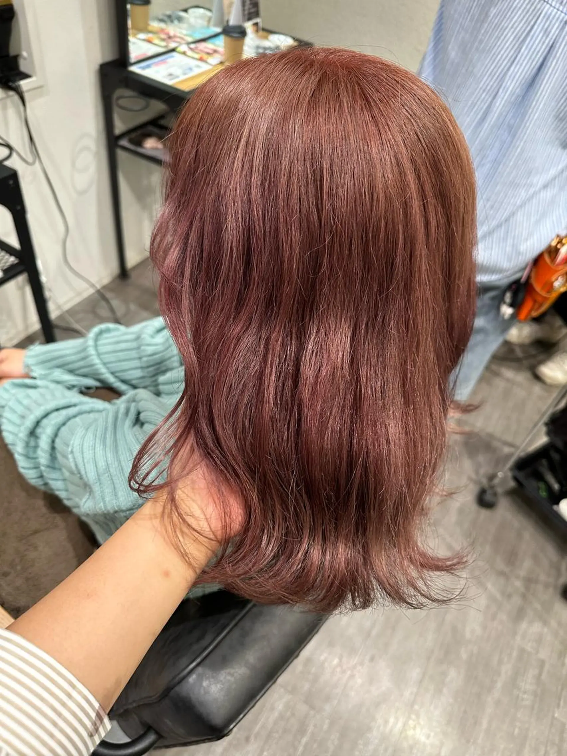 ミディアム カラー ブラウンカラー ピンクカラー ピンクブラウン 上田 紗也のヘアスタイル