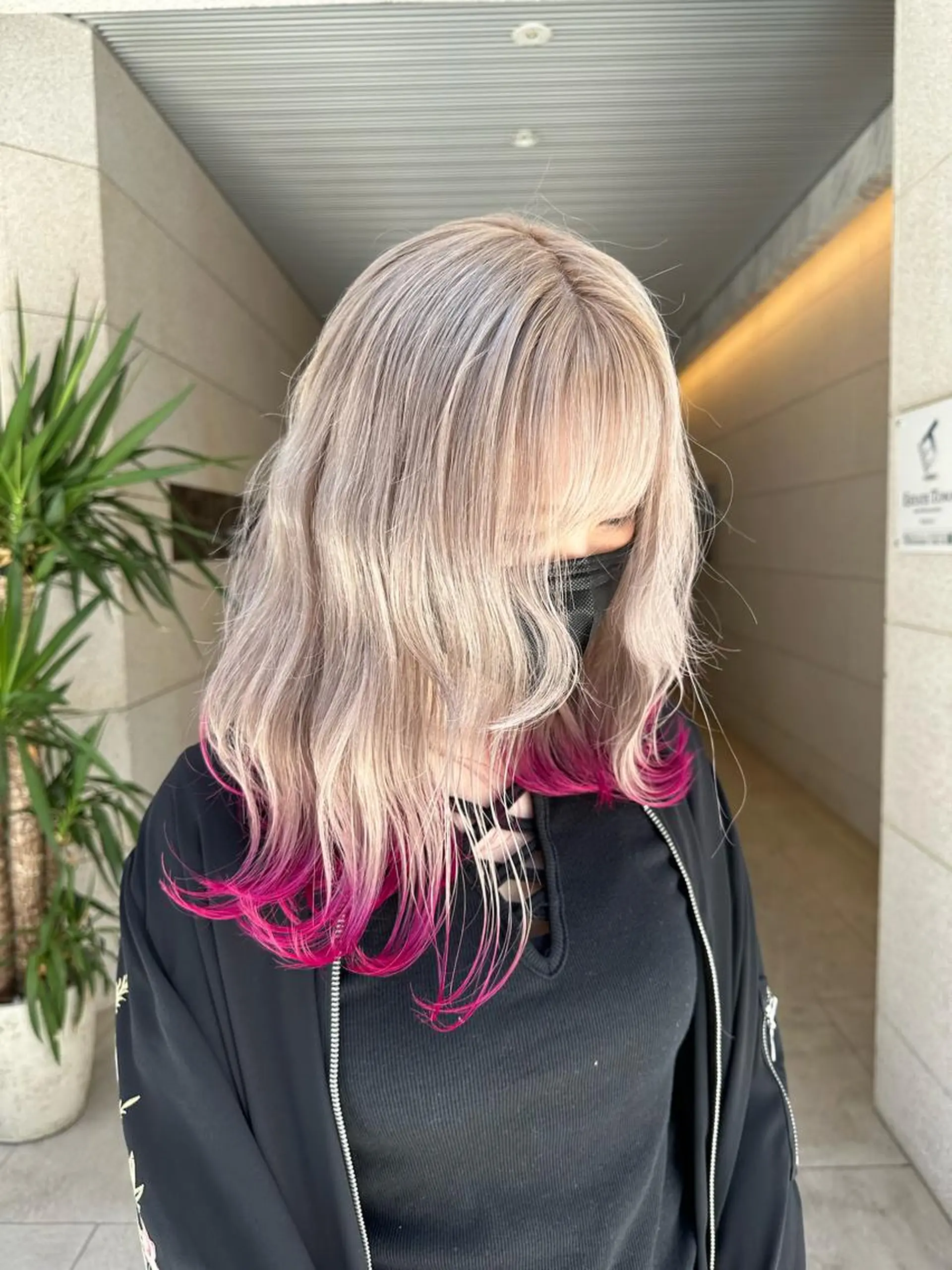 ロング カラー ブリーチ 透明感カラー 韓国風カラー 韓国風ヘア tint by alo bleach 大阪梅田【ティントバイアロブリーチ】所属・✨武内凌太✨ カットモデル募集のヘアスタイル