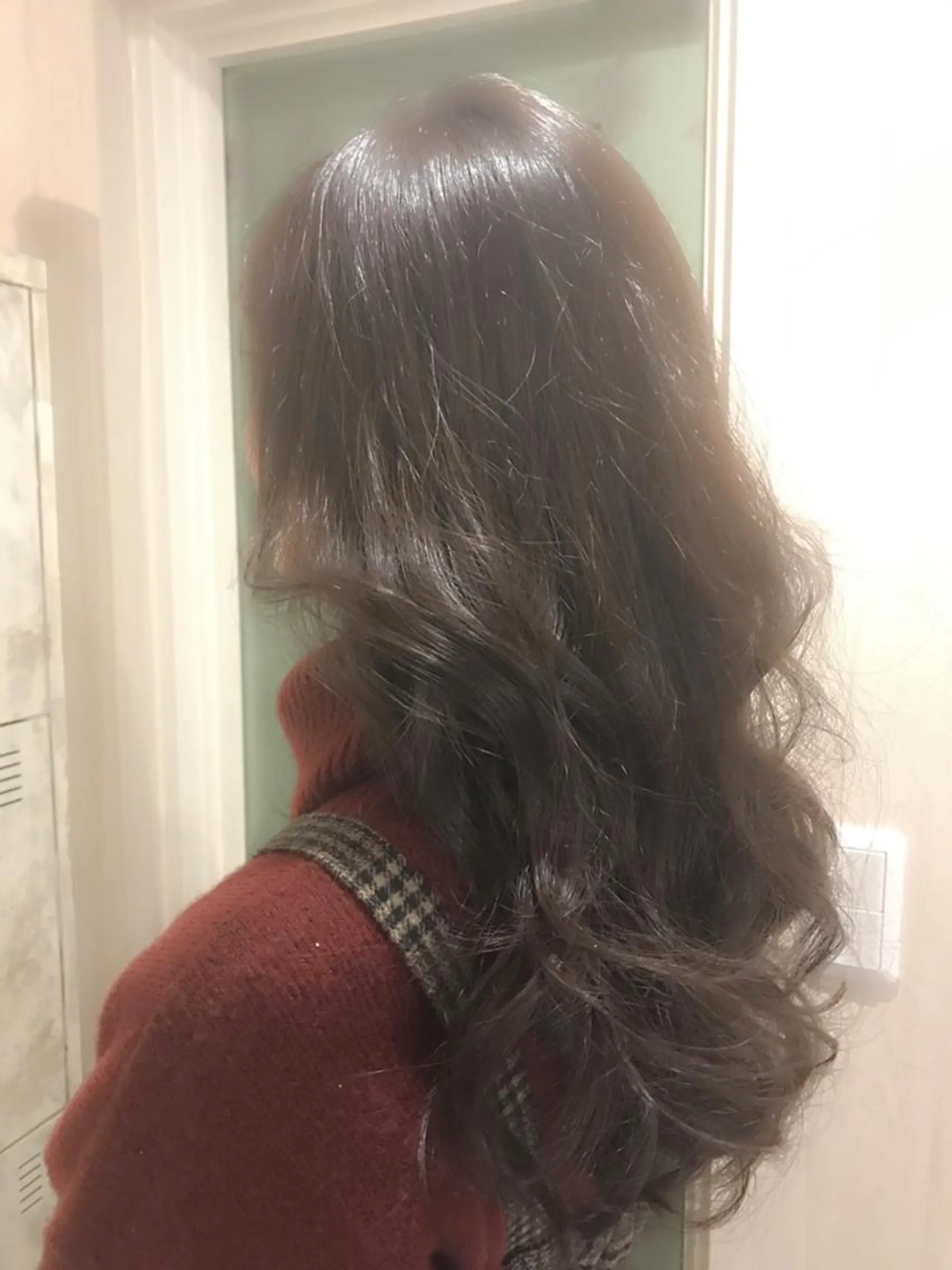 ロング カラー 嶋村夏実🌼レイヤー 🌸白髪ぼかしのヘアスタイル