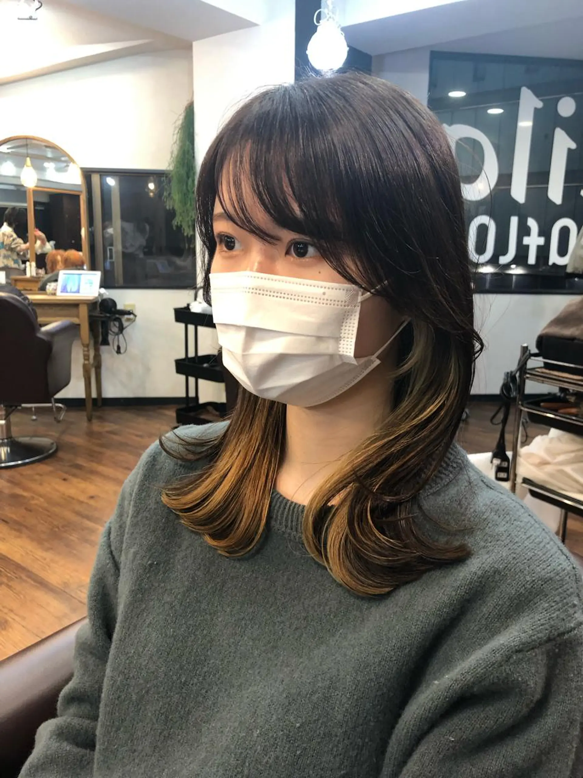 セミロング 顔周りカット 韓国風ヘア トレンドヘア🌿 森  一愛のヘアスタイル