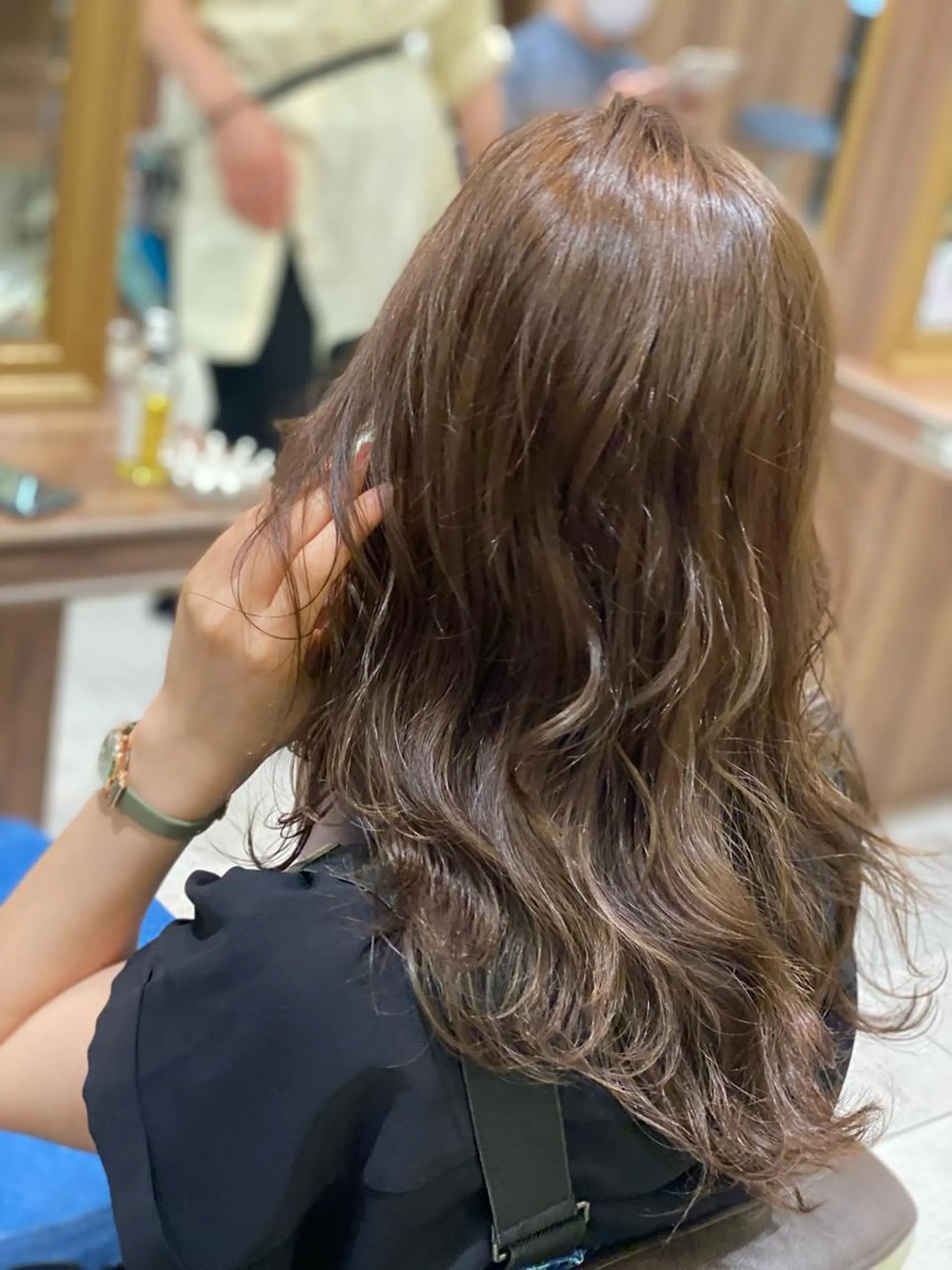 ロング カラー ベージュカラー カット ヘアカラー トリートメント 💎大人ハイライト 💎上杉一也💎のヘアスタイル