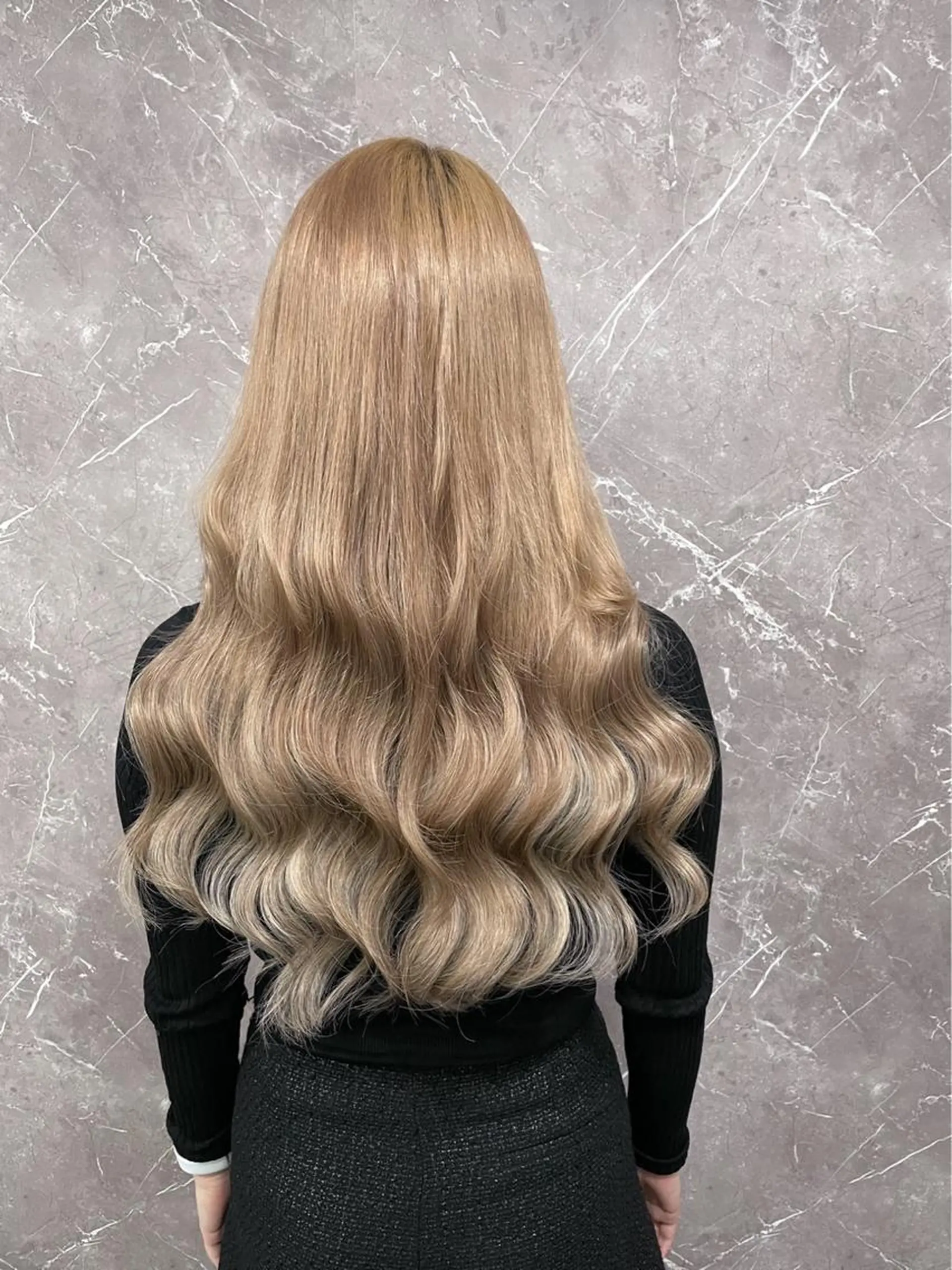 ロング カラー ベージュカラー 透明感カラー エクステ Yu シールエクステのヘアスタイル