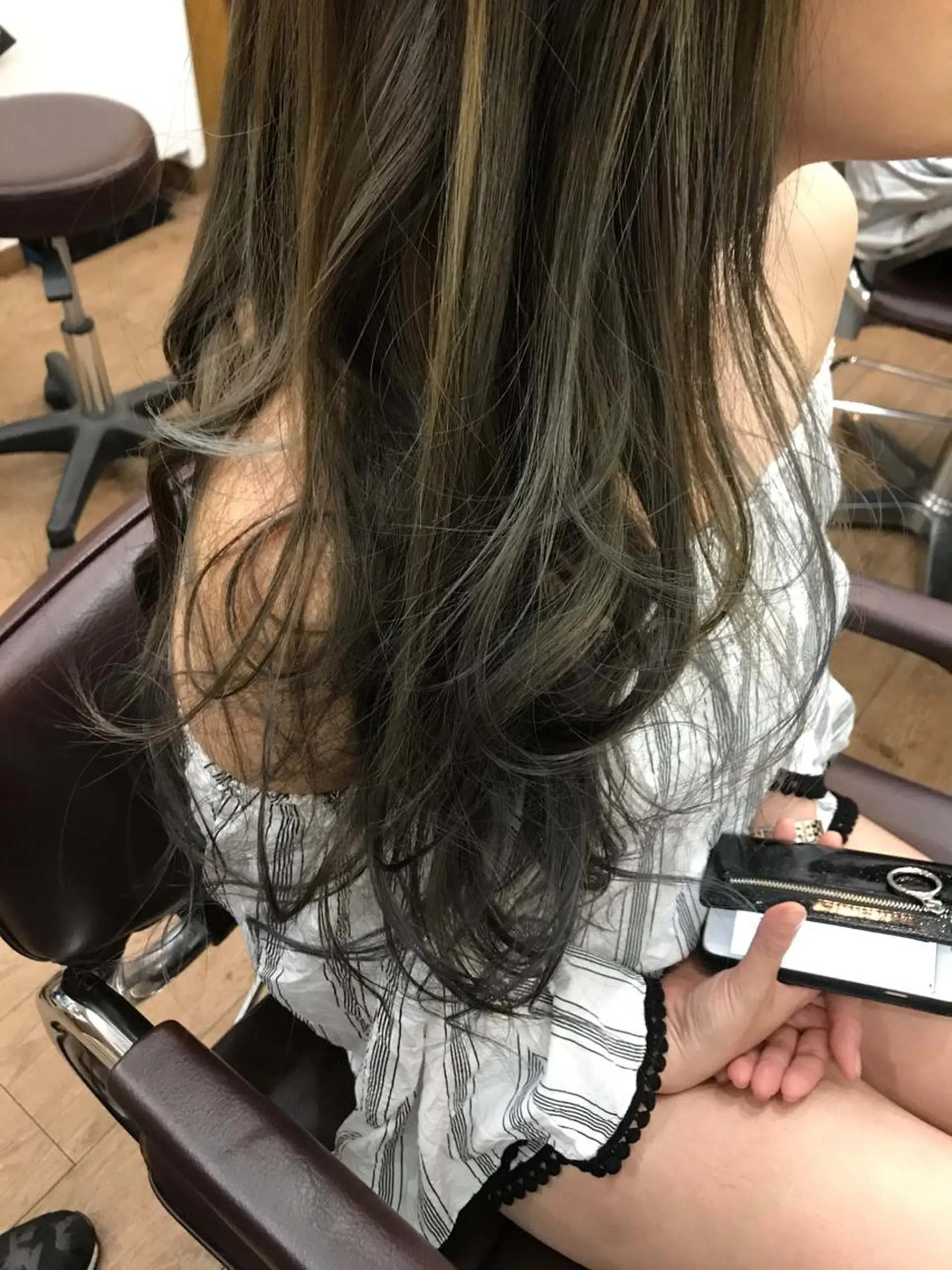 セミロング アッシュ 外国人風カラー アンダーバーホワイト_WHITE所属・_WHITE芝本 賢吾【天王寺店】のヘアスタイル