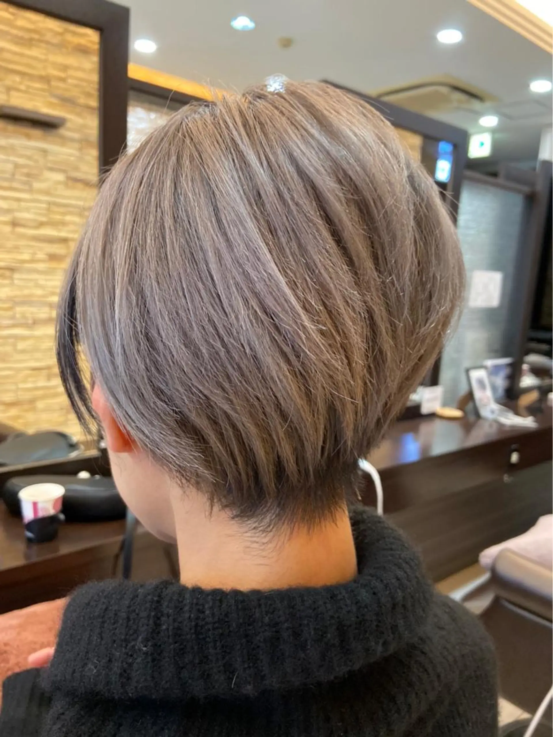 ショート カラー カット ヘアカラー トリートメント ヘッドスパ 小田 莉加子のヘアスタイル