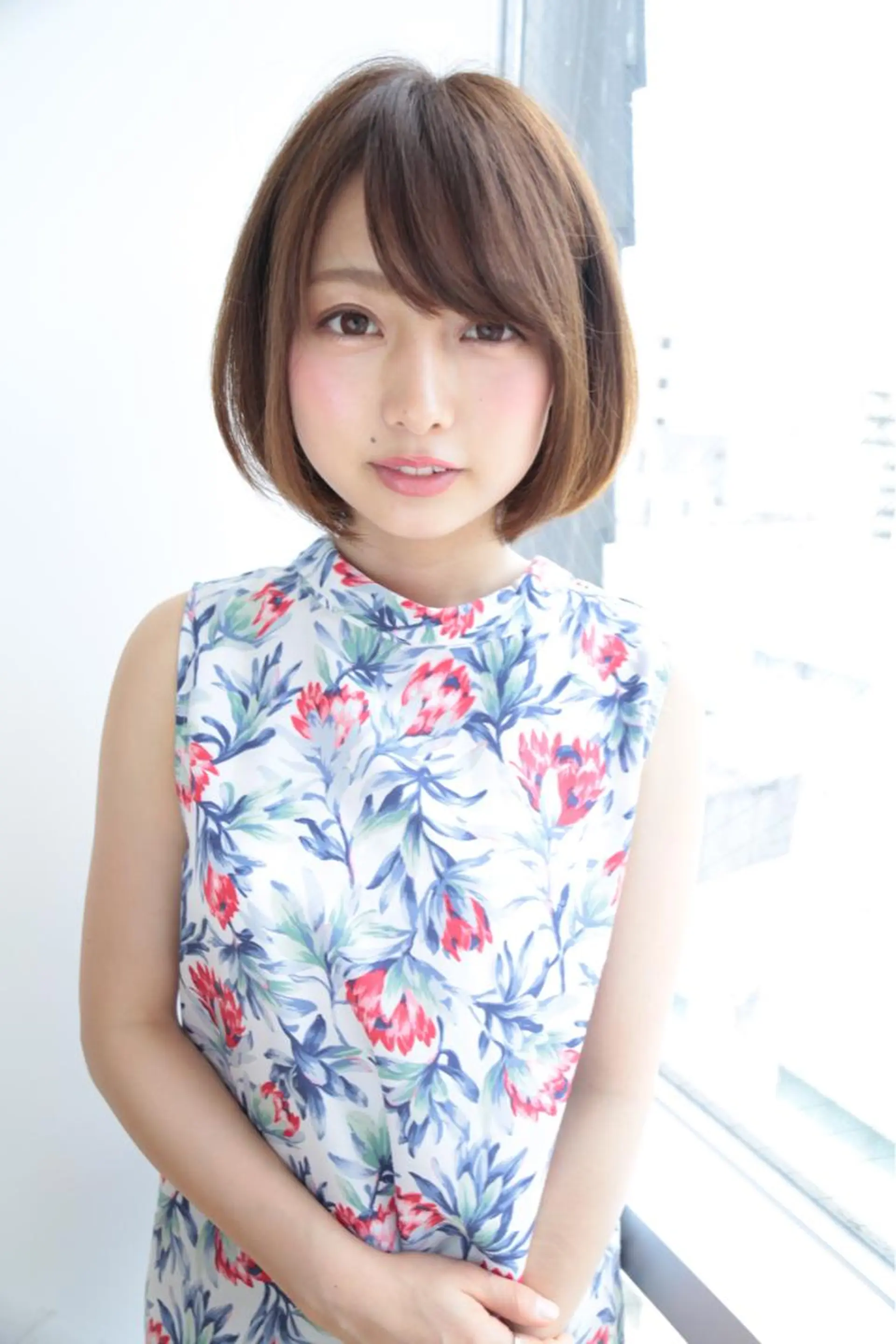 ショート ショートボブ ボブ ショートヘア 小顔カット コテ巻き風パーマ SHONOのヘアスタイル