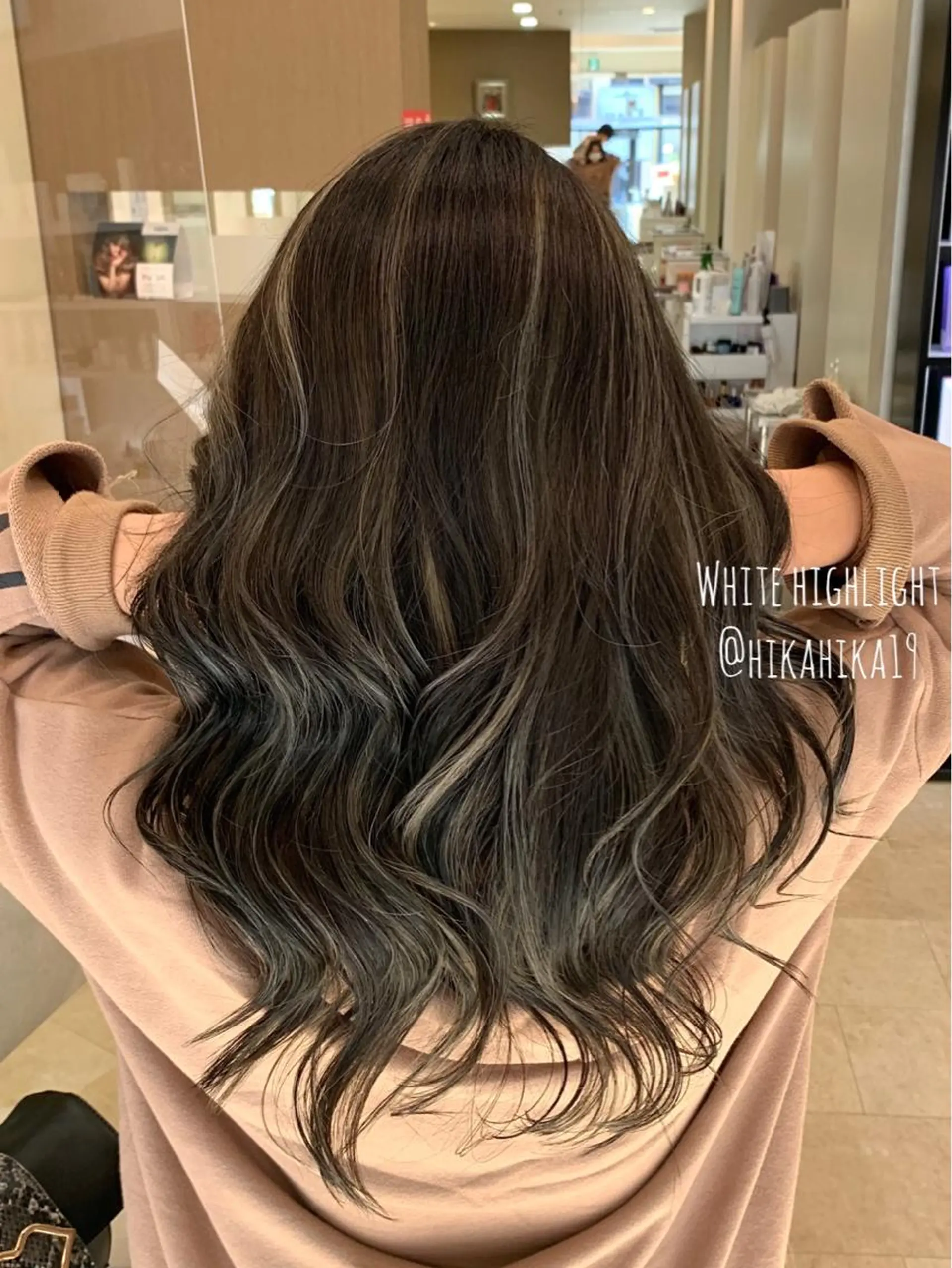 ロング カラー ハイライトカラー ハイトーンカラー 外国人風カラー 卒業式のヘアスタイル ハイライト メンズカット/レイヤ ーカット大名Lay.のヘアスタイル