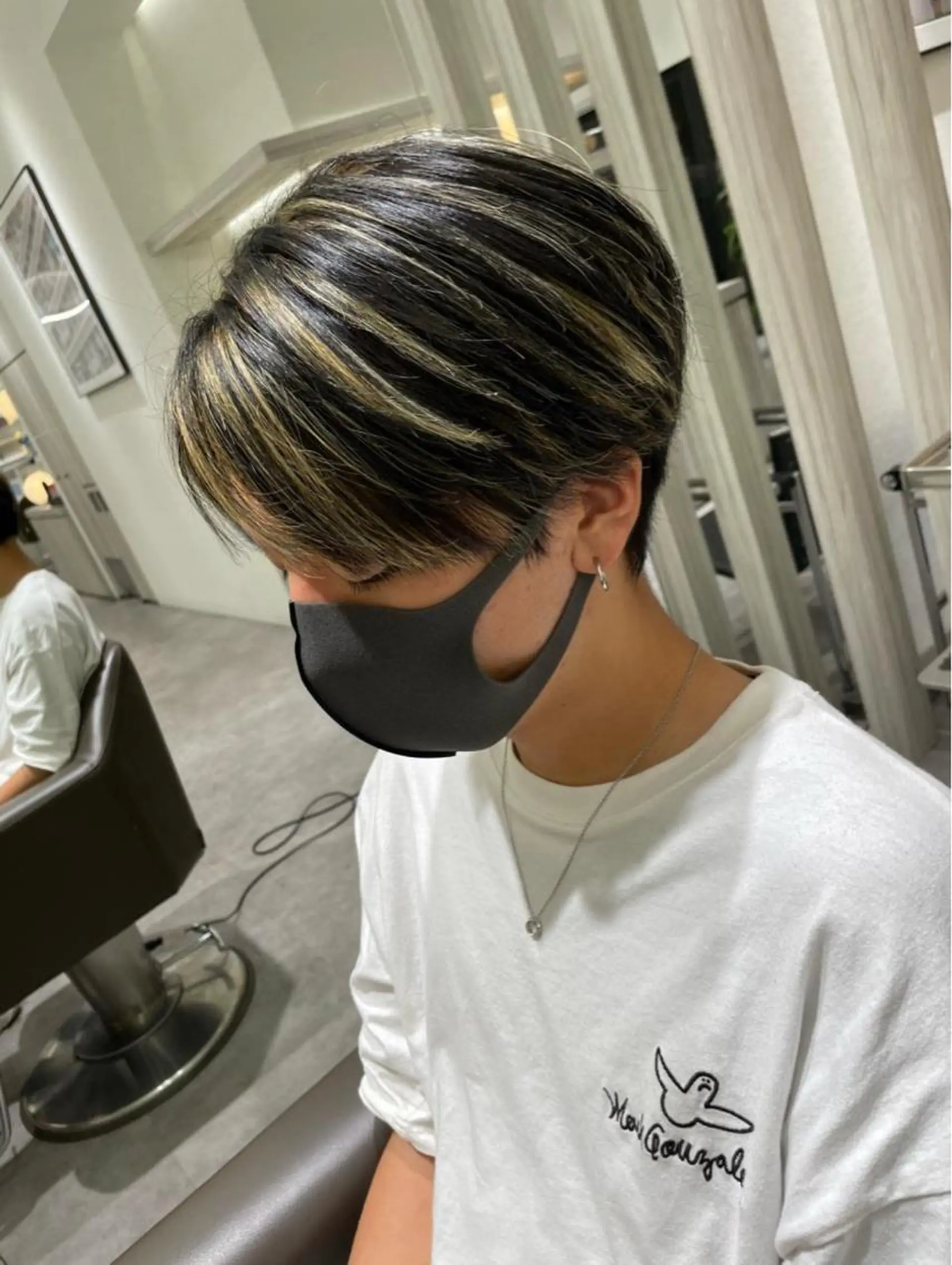 ショート カラー メンズ メンズブリーチ メンズハイライト メンズインナーカラー メンズメッシュ メンズパーマ カット ヘアカラー メンズ特化店長✨ 9/10空◎岡本一真のヘアスタイル