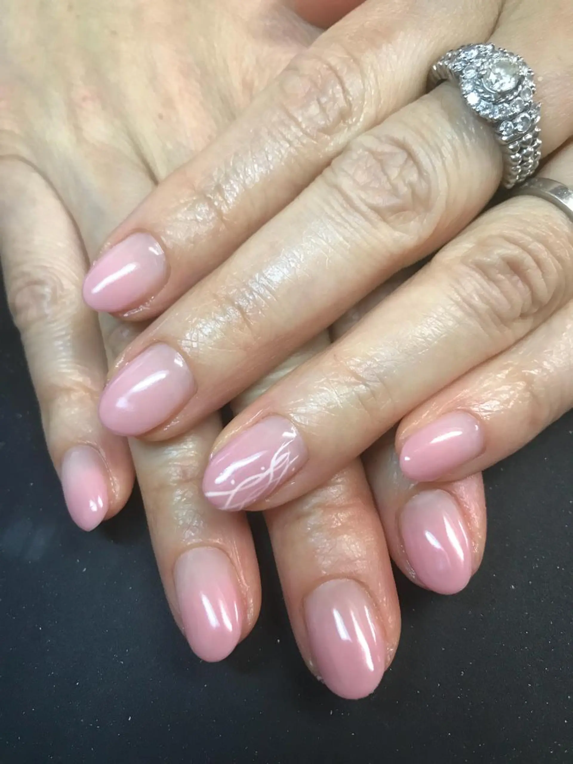 ネイル ハンドネイル みんなの店所属・仲谷 つかさのエステ・リラクイメージ