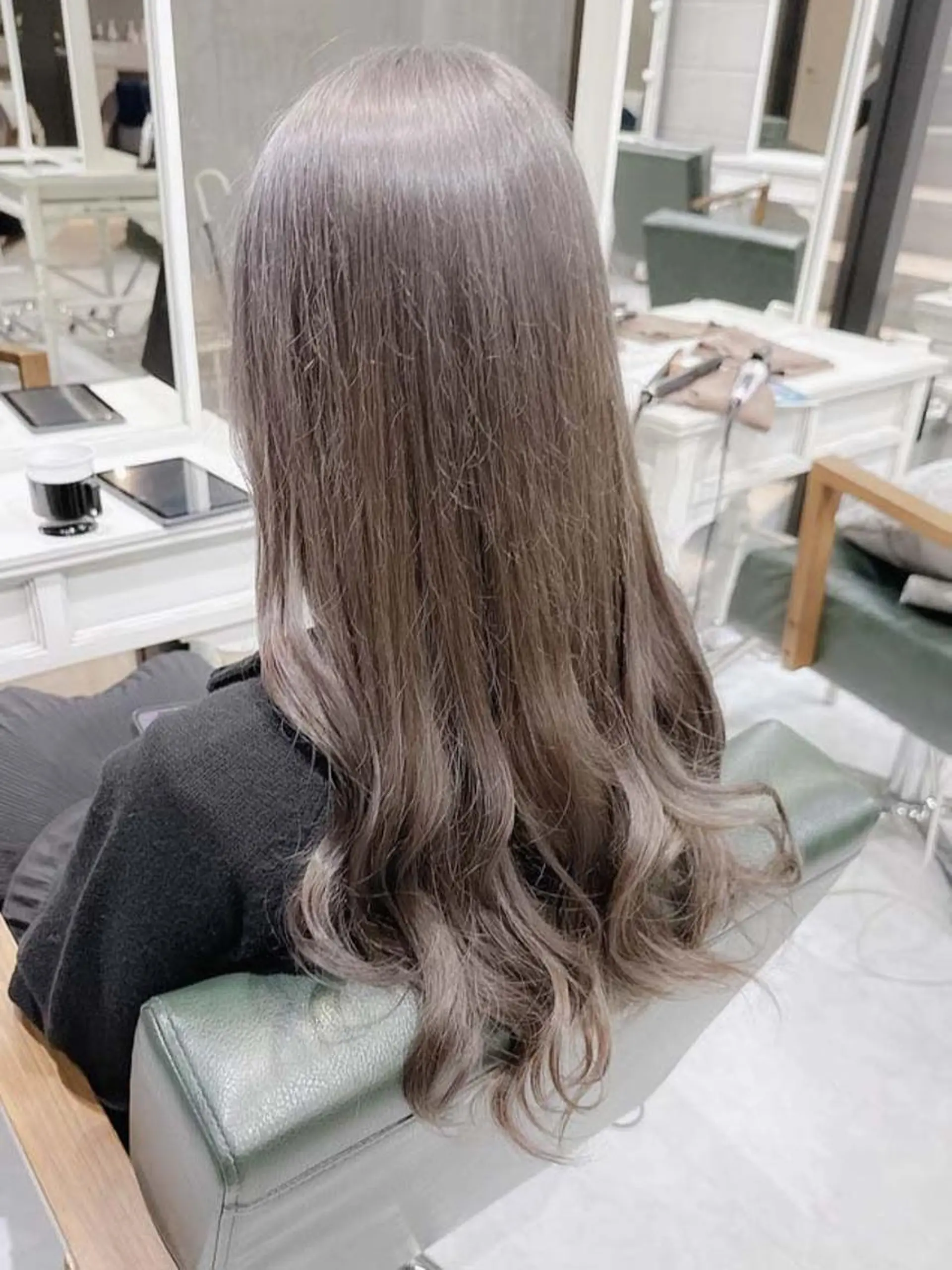 ロング カラー ヘアアレンジ ブリーチ ケアブリーチ 透明感カラー デザインカラー ハイトーンカラー Days 透明感カラーのヘアスタイル