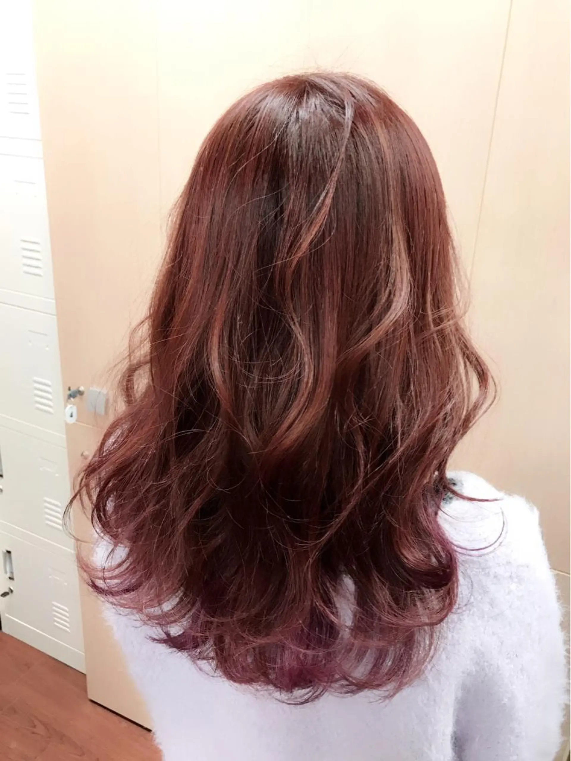 ロング カラー パーマ SHIN/レイヤー カット×クロスパーマのヘアスタイル