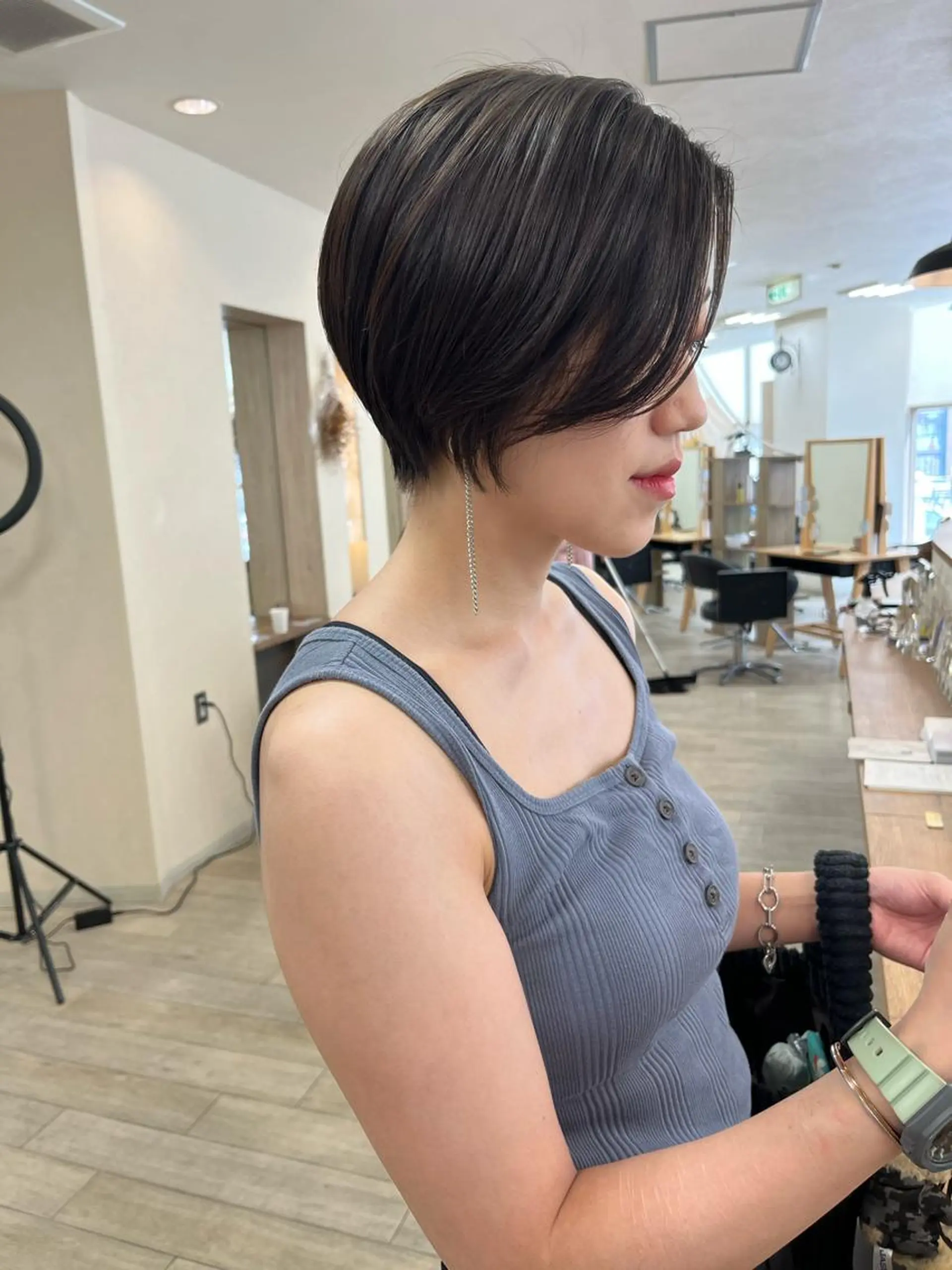 ショート 切りっぱなしボブ ショートボブ ハンサムショート ボブ ショートヘア カット トリートメント 朝がちょっと楽しくな るshort・bobのヘアスタイル