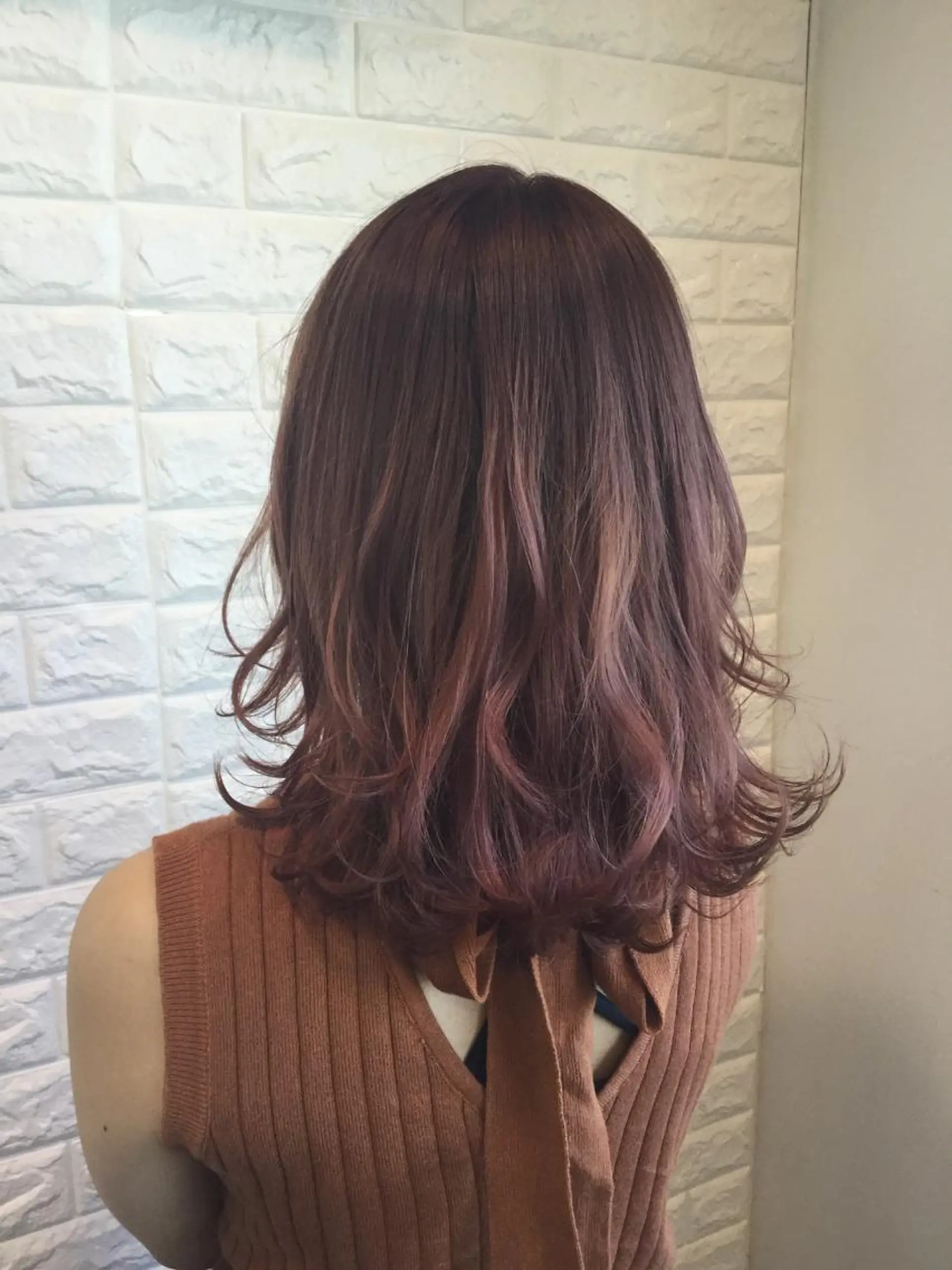 セミロング カラー ヘアアレンジ グラデーションカラー ピンクカラー ヘアカラー 🌿‬ ܸAir 透明感🌱西村知佳のヘアスタイル