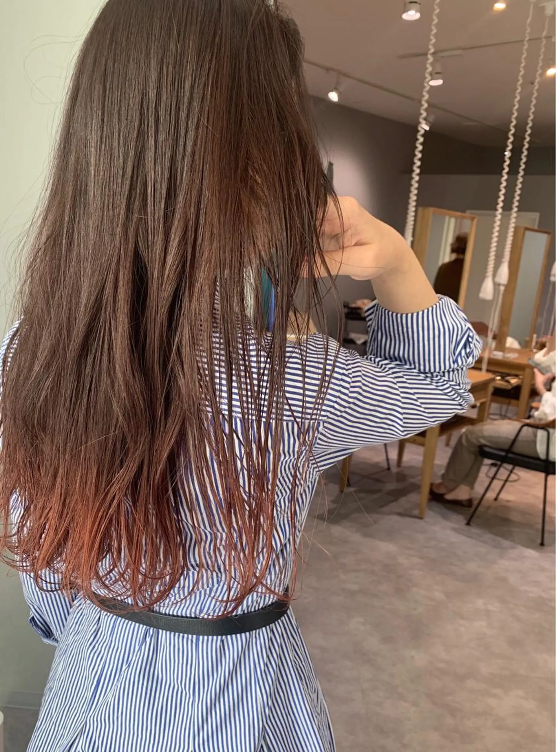 ロング カラー VIEWユリナ メイク/ カットのヘアスタイル