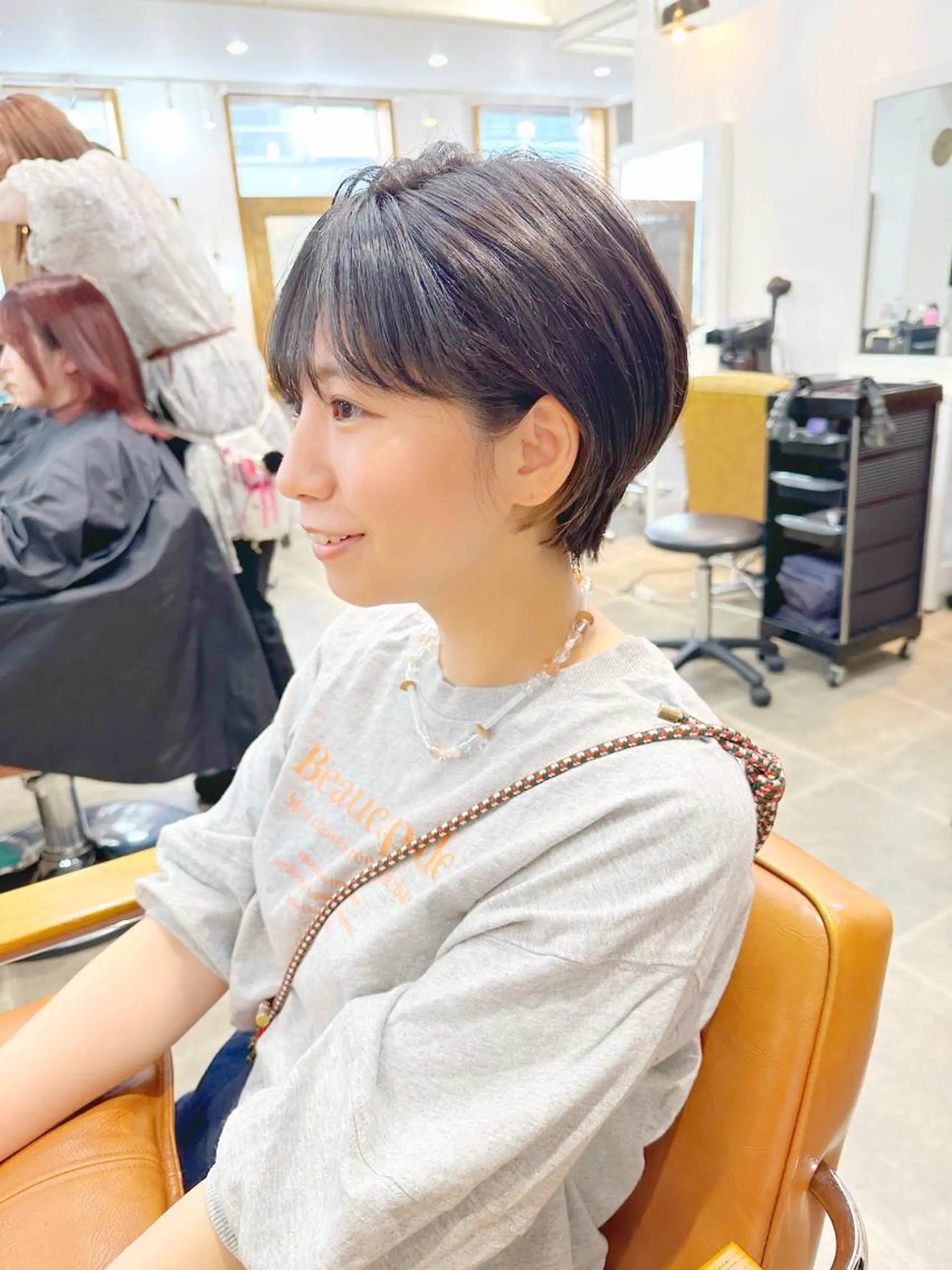 ショート カラー ショートボブ ハンサムショート 丸みショート グレージュ ハイライトカラー newline銀座所属・銀座ショート/ 大人ショート/金子涼のヘアスタイル