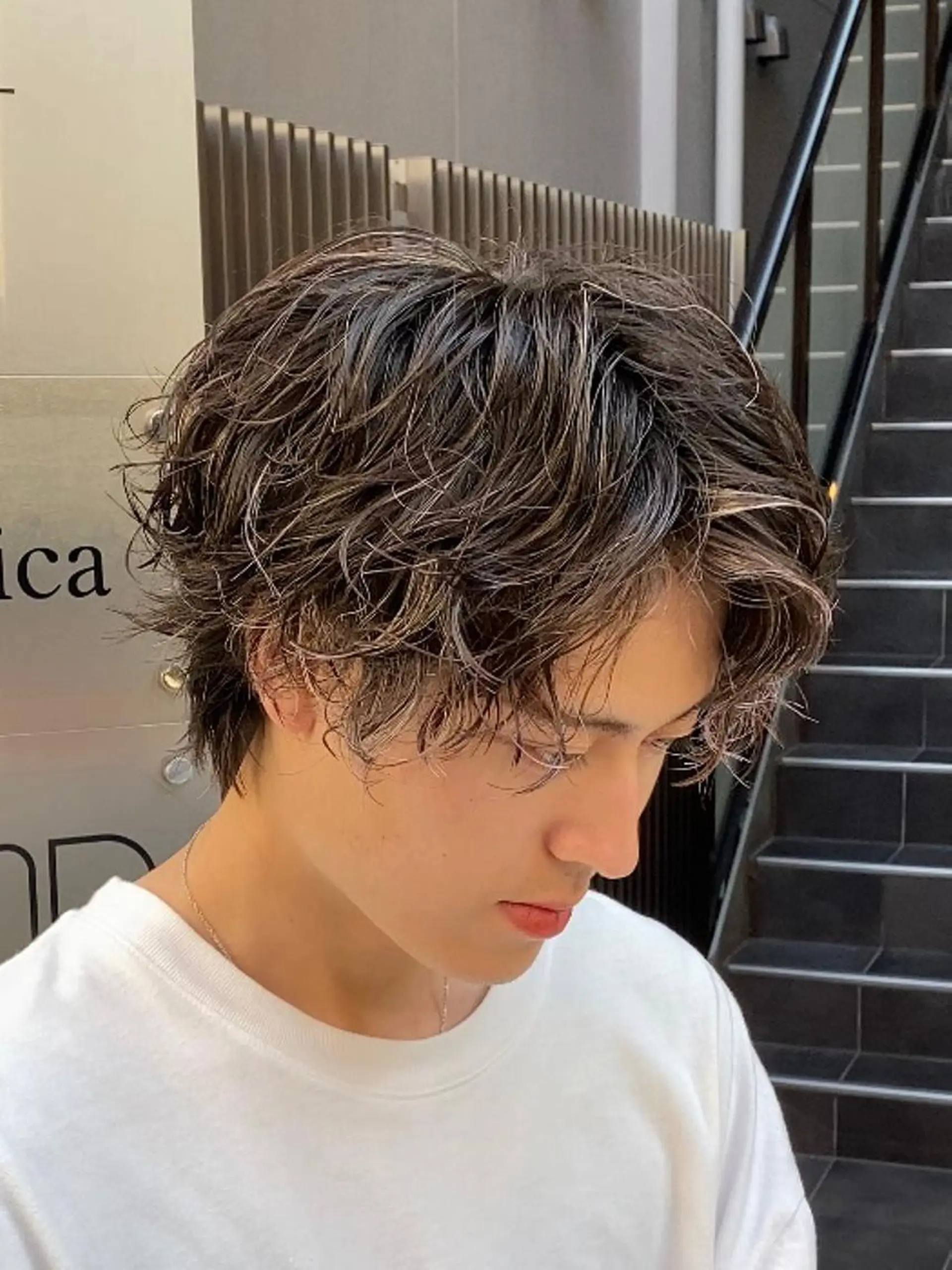 メンズ 透明感ブリーチ/ メンズパーマのヘアスタイル