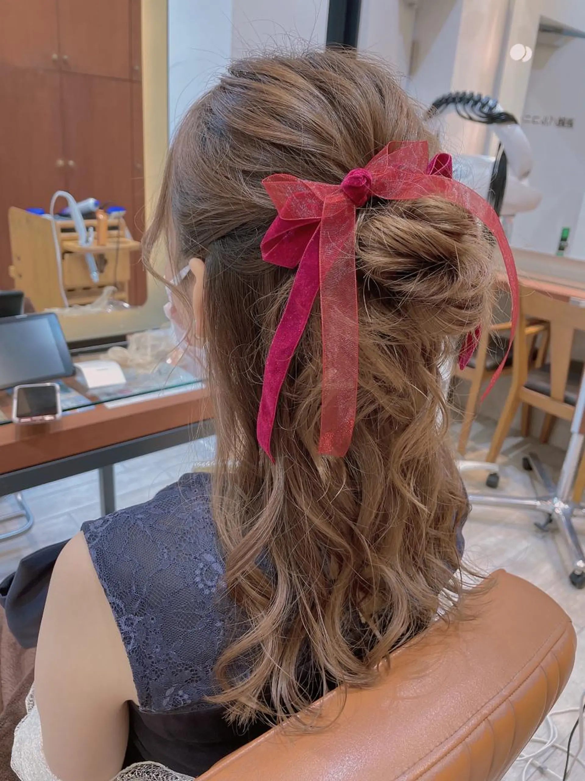 セミロング カラー ヘアアレンジ ハーフアップ 🦖鶴岡香純🦖 産休中のヘアスタイル