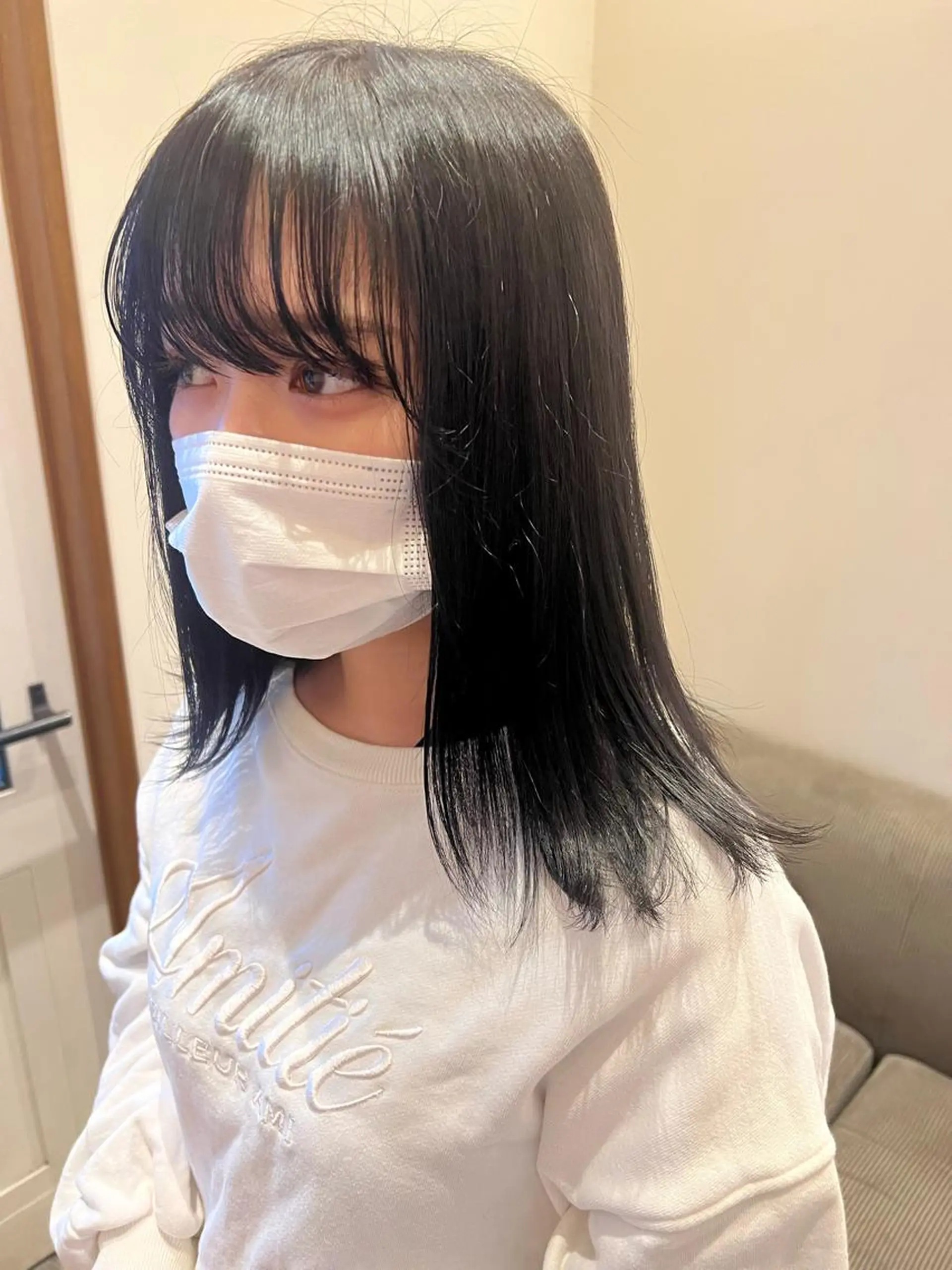 ミディアム カラー ENIF　大島 芽生のヘアスタイル