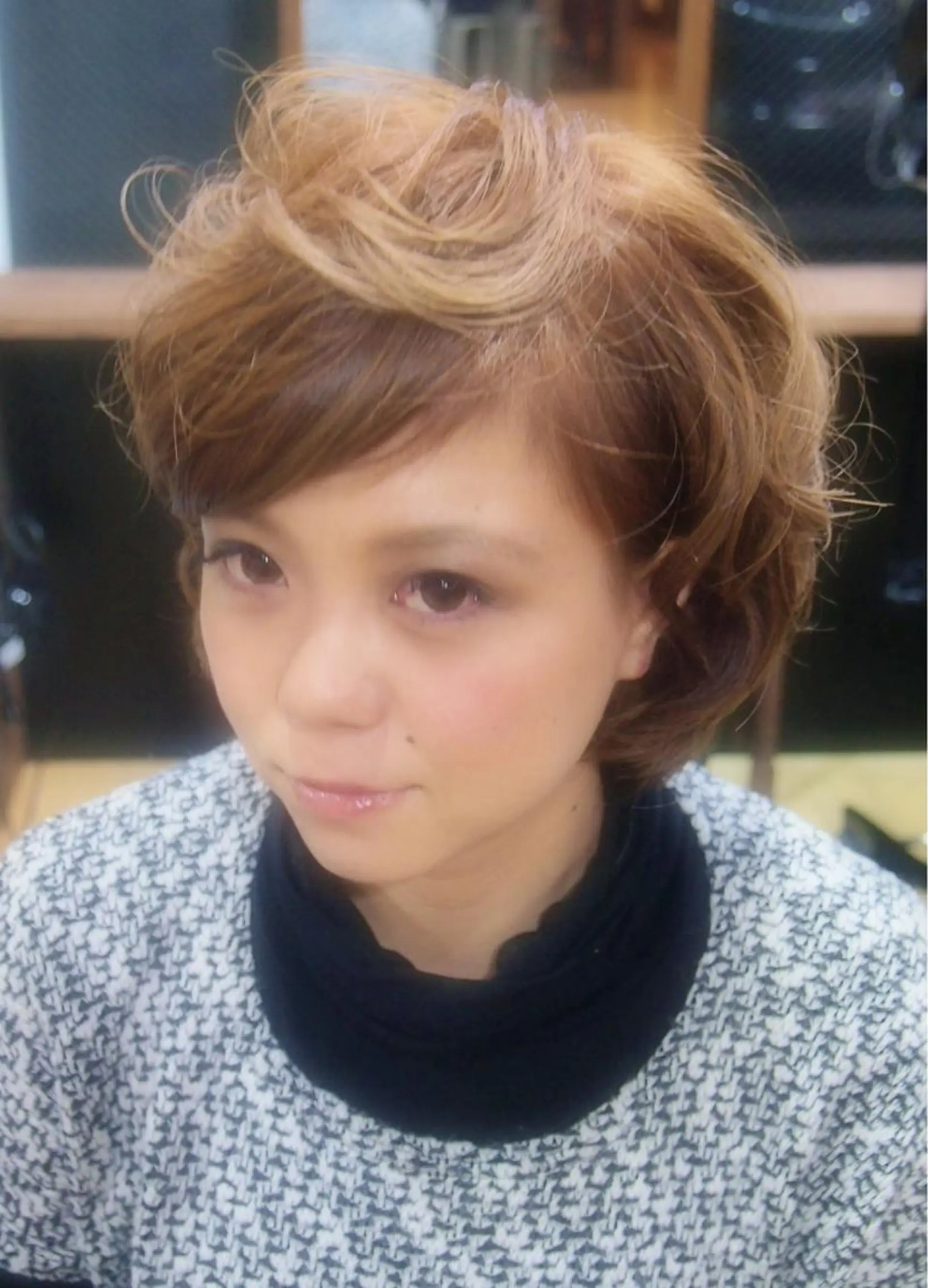 カラー パピヨンロゼ中川 愛のヘアスタイル