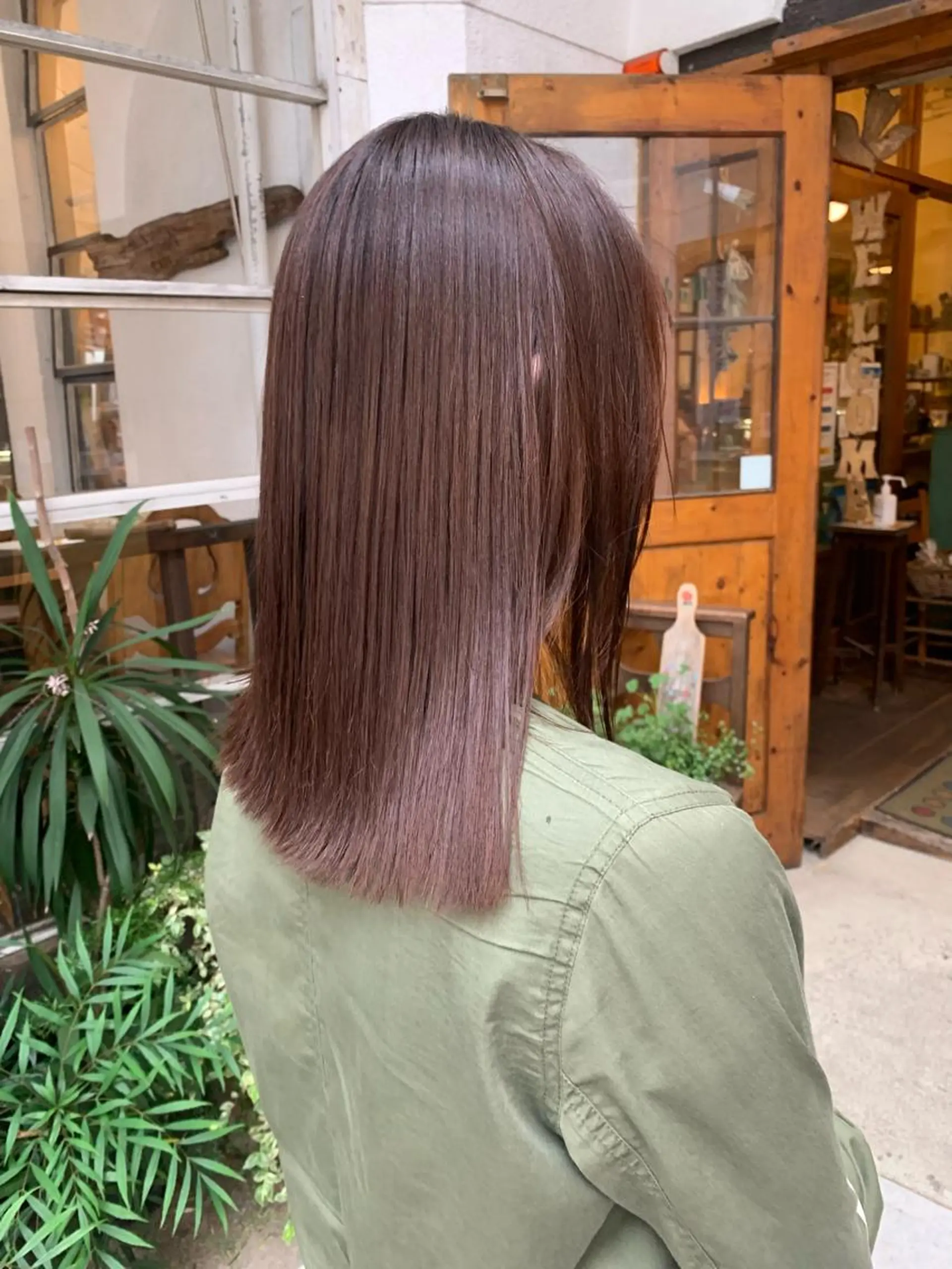 セミロング カット 縮毛矯正 トリートメント LEB所属・下河 宗太のヘアスタイル