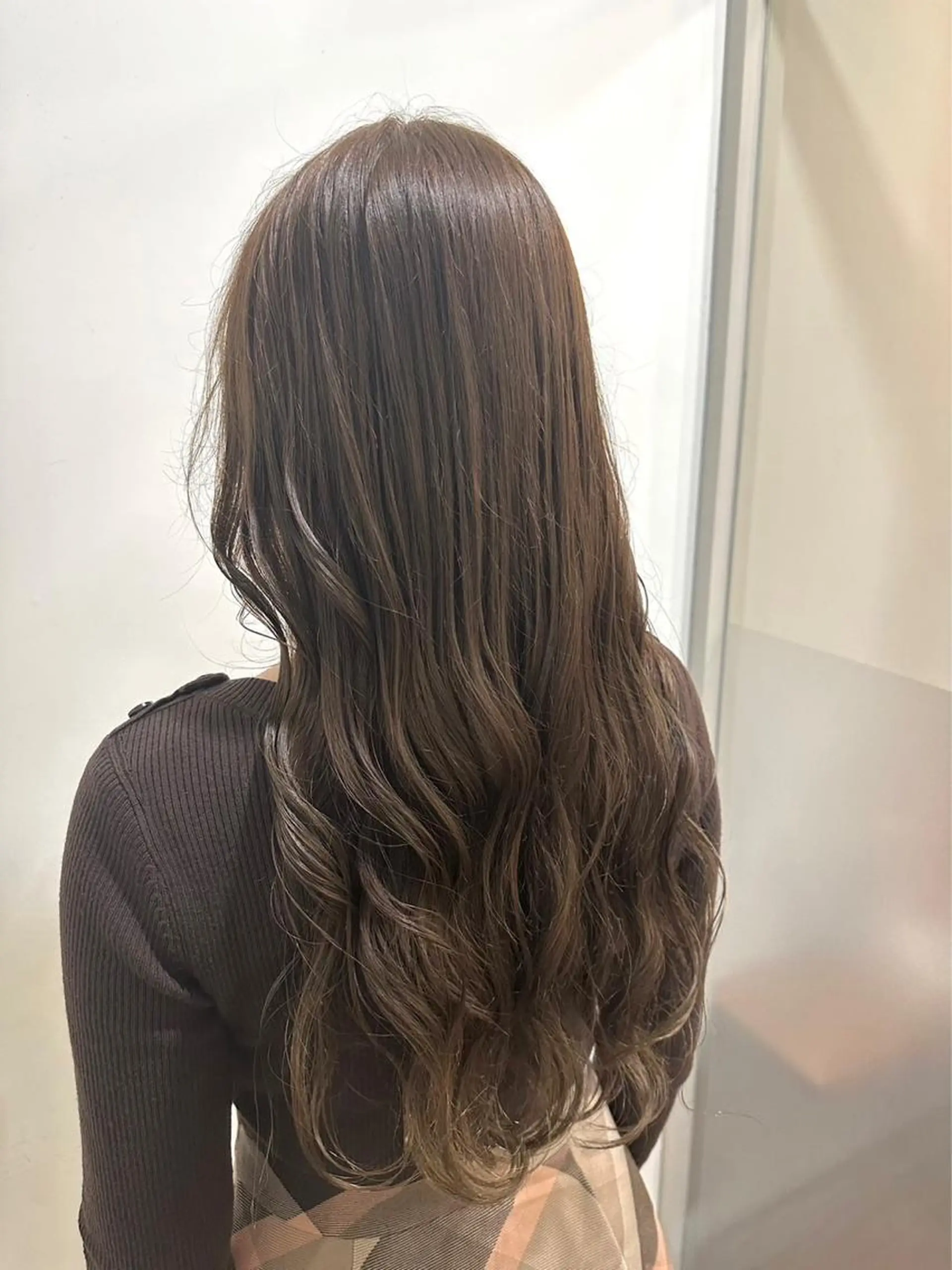 ロング ヘアカラー つじ みさきのヘアスタイル