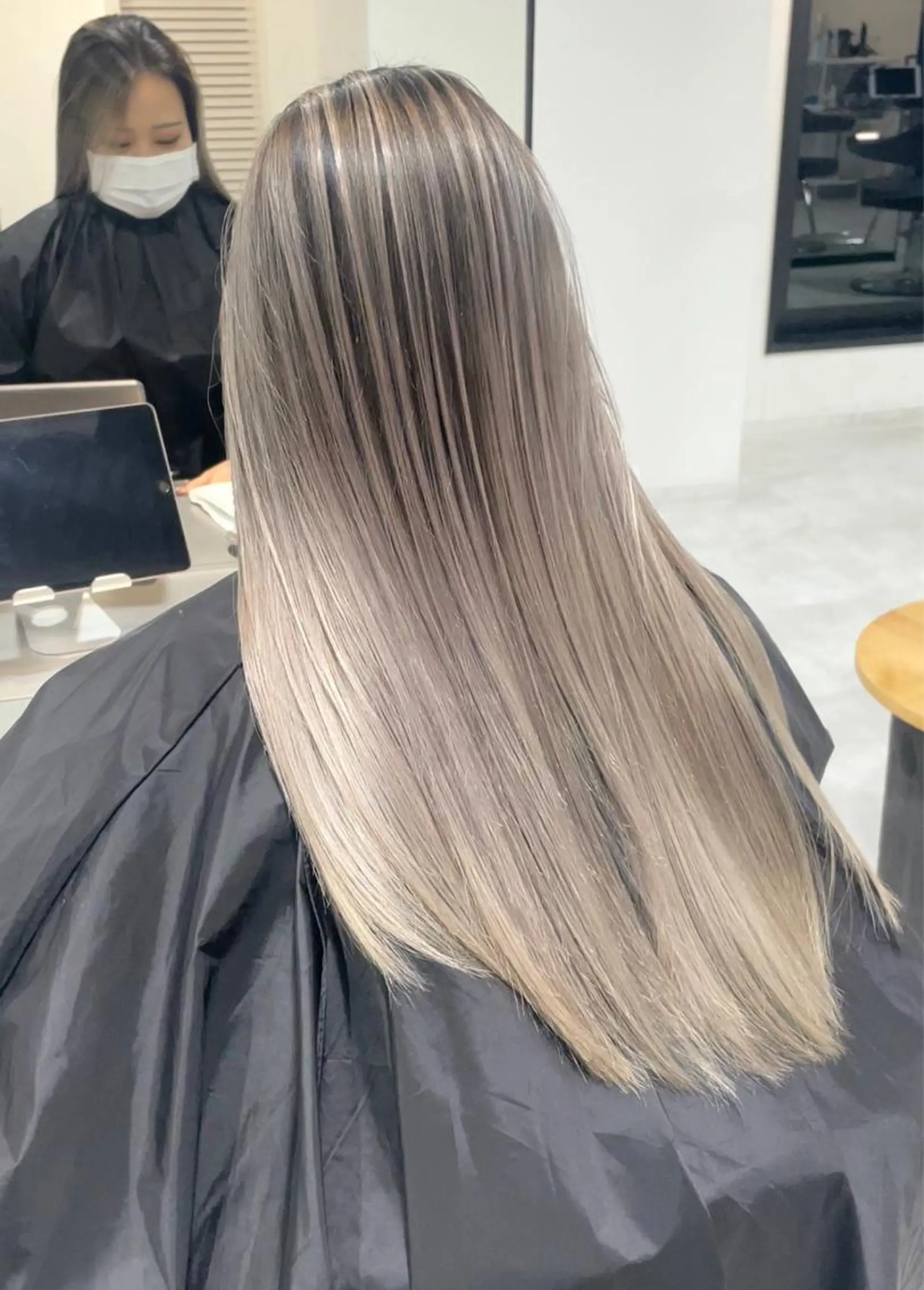 ロング レイヤーカット ヘアカラー トリートメント 神戸でブリーチなら puty/レイヤーのヘアスタイル