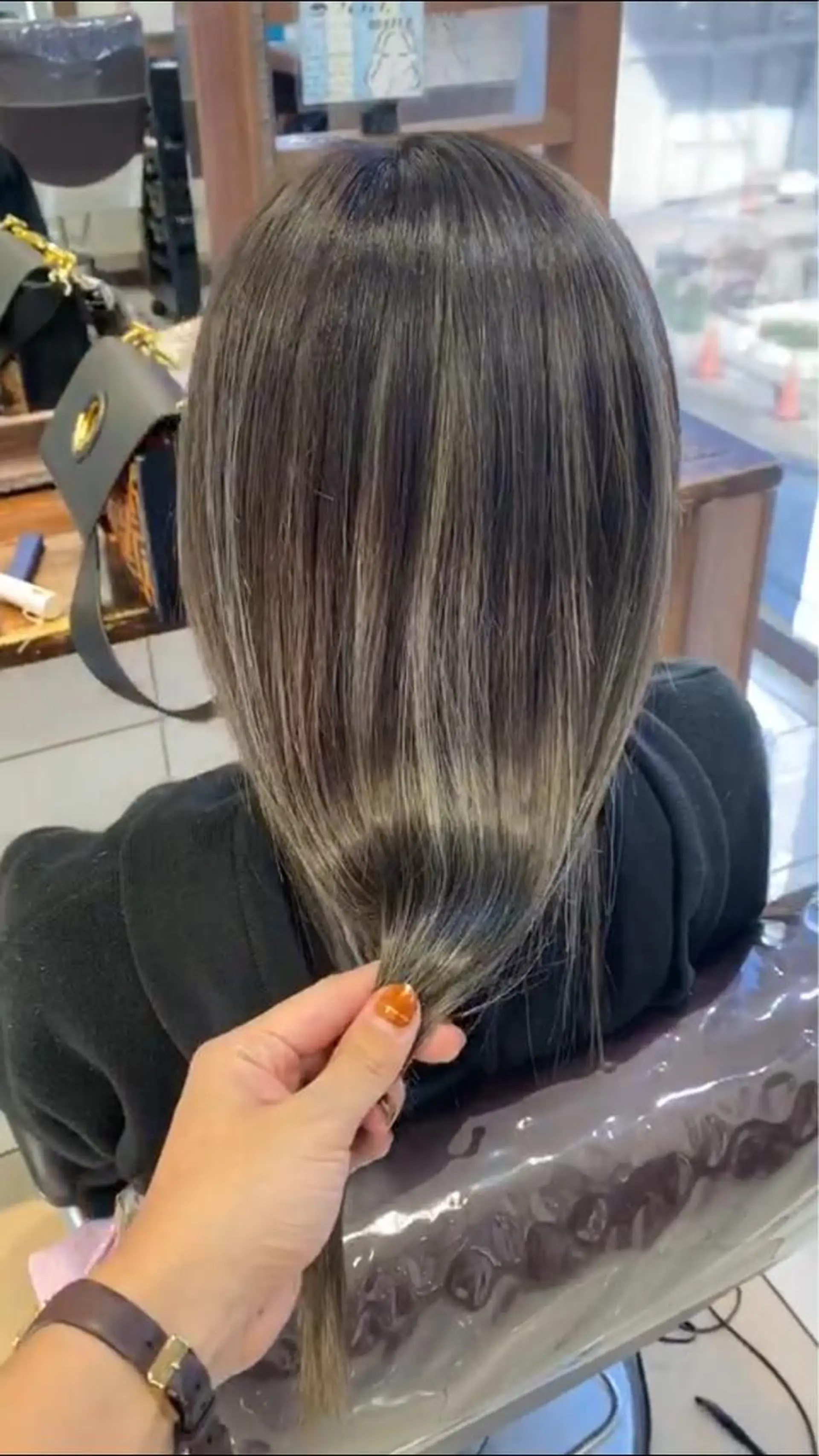 ロング カラー ハイライトカラー ハイライト ヘアカラー 福見 美保のヘアスタイル