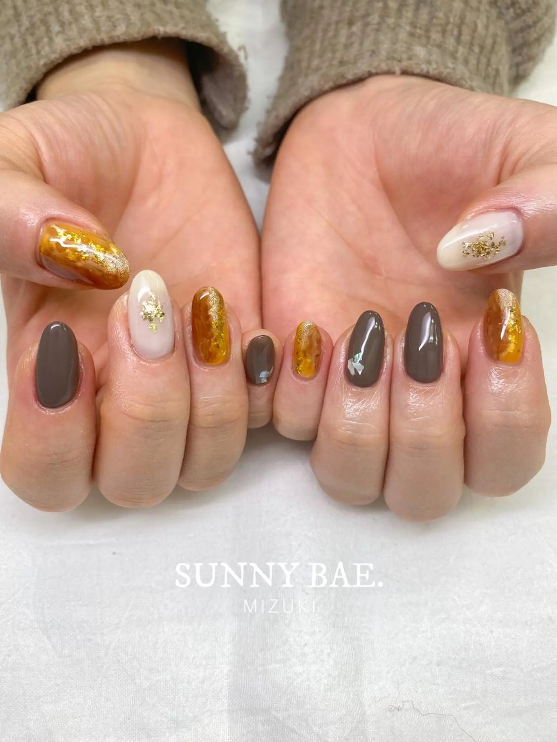 ネイル べっ甲ネイル マグネットネイル ニュアンスネイル 冬ネイル SUNNY BAE. 🌼MIZUKIのネイルデザイン