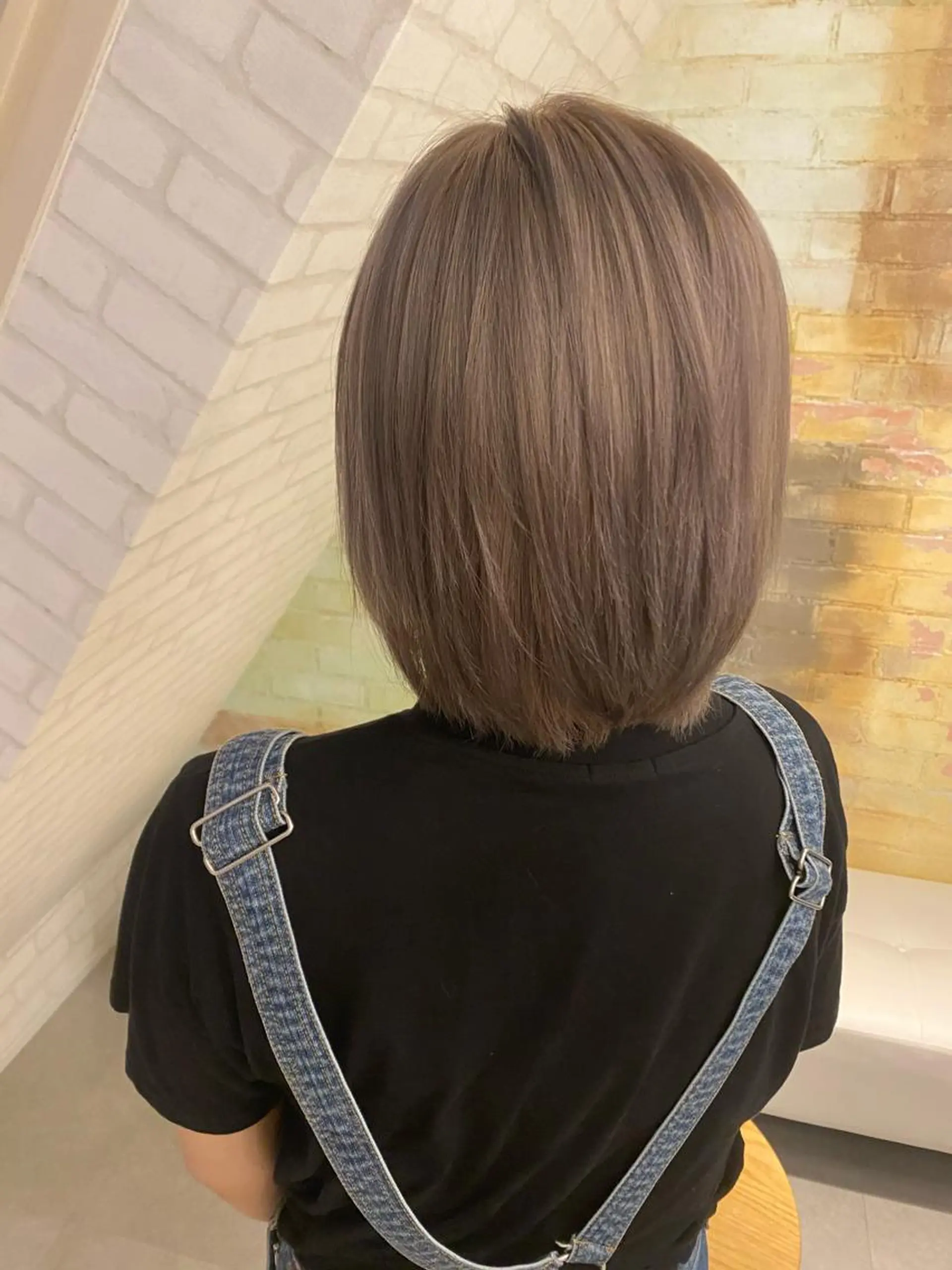 ショート カラー ベージュカラー ブリーチ 透明感カラー ヘアカラー YUNA ユウナのヘアスタイル