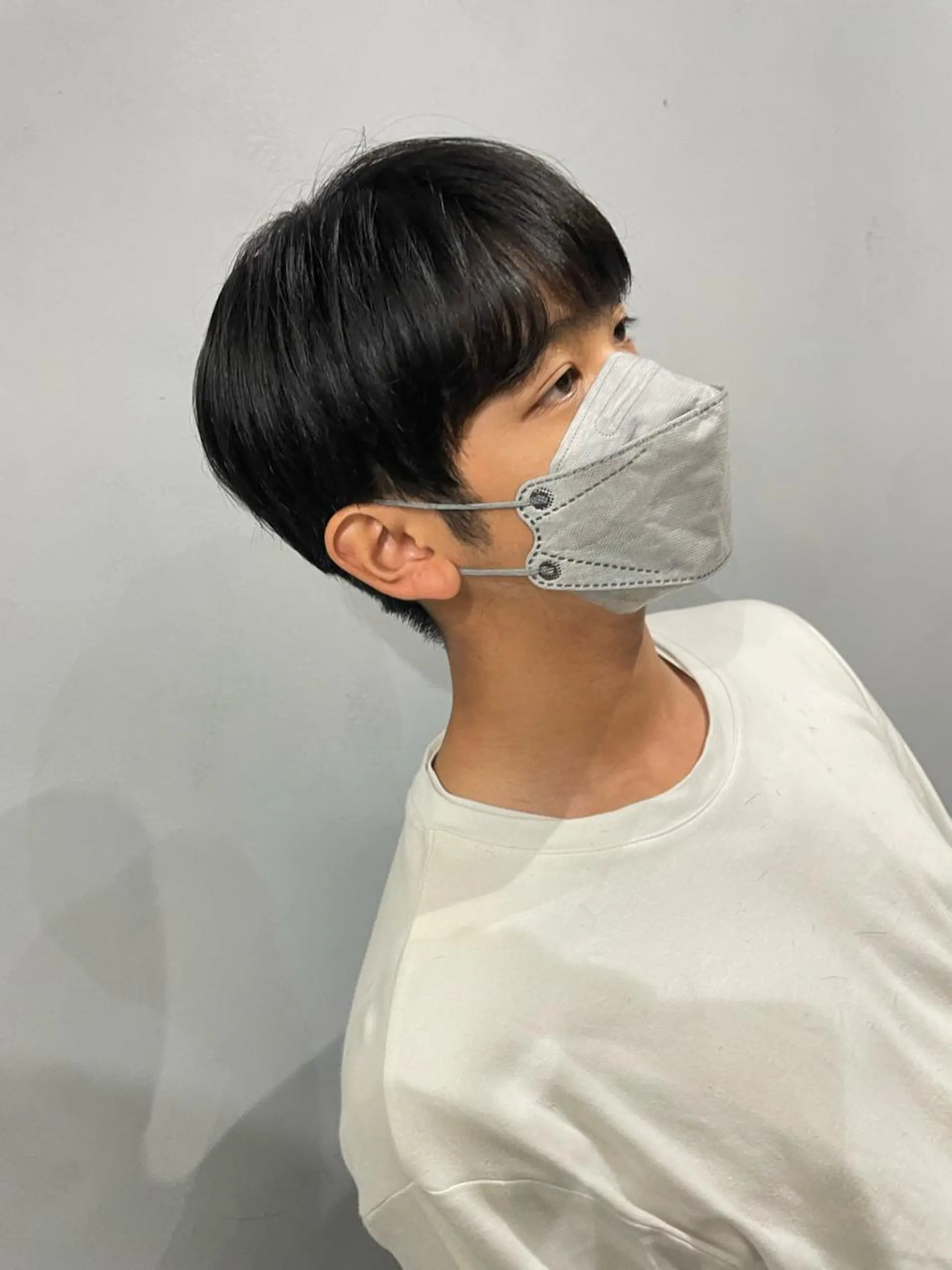 ショート カラー パーマ ヘアアレンジ メンズ センターパート メンズ韓国風 マッシュ シースルーマッシュ 韓国風ヘア カット メンズカット✂ レベッカ寺西優真のヘアスタイル