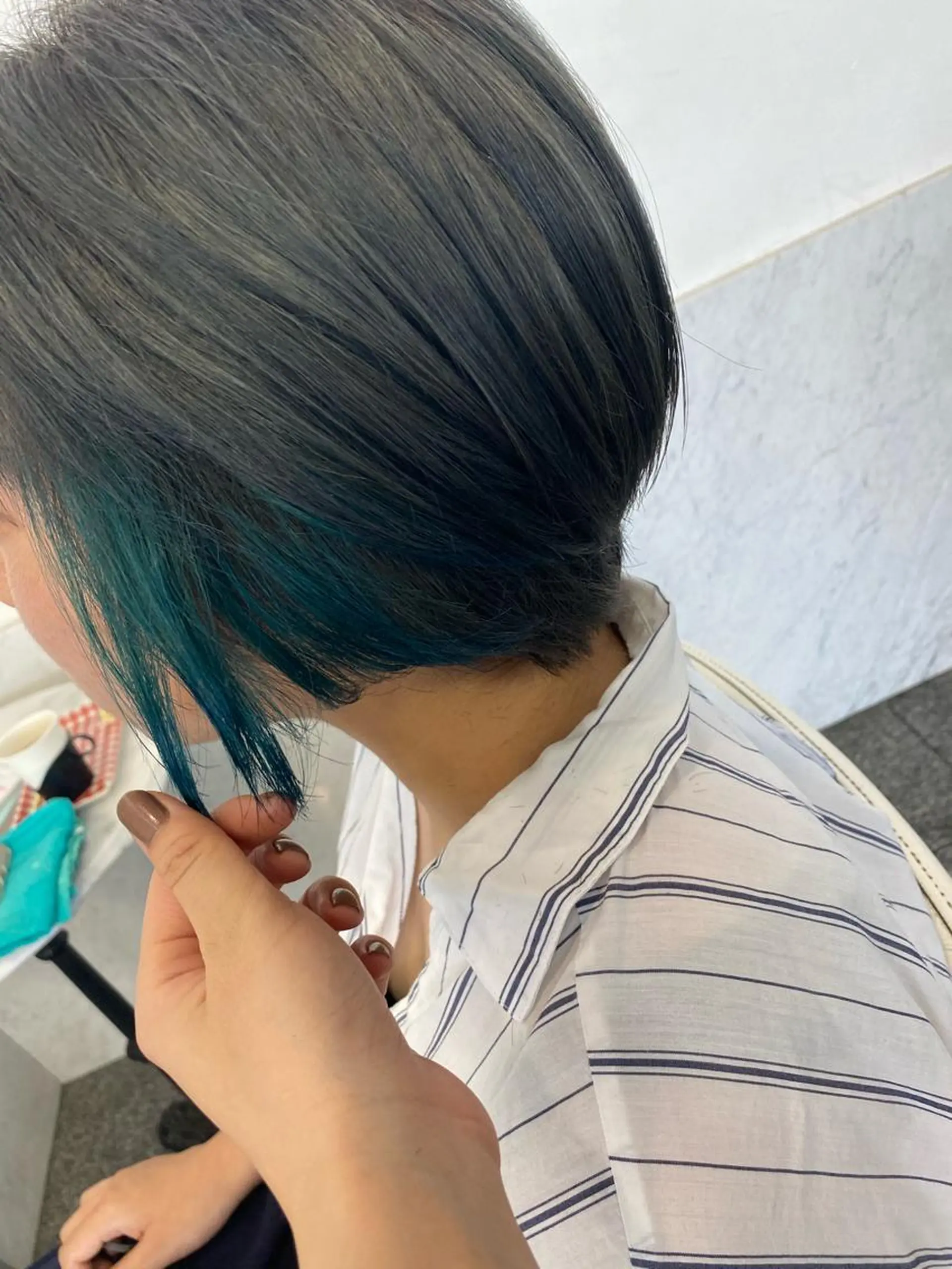ショート カラー イヤリングカラー くびれヘア ショートヘア ヘアカラー トリートメント 大森 有紗のヘアスタイル