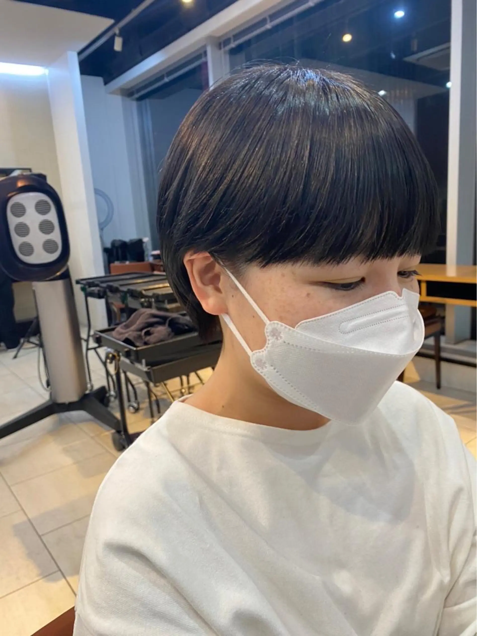 ショート 丸みショート ショートヘア ワイドバング あやめ【顔まわり/レ イヤー/柔らかカラ】のヘアスタイル