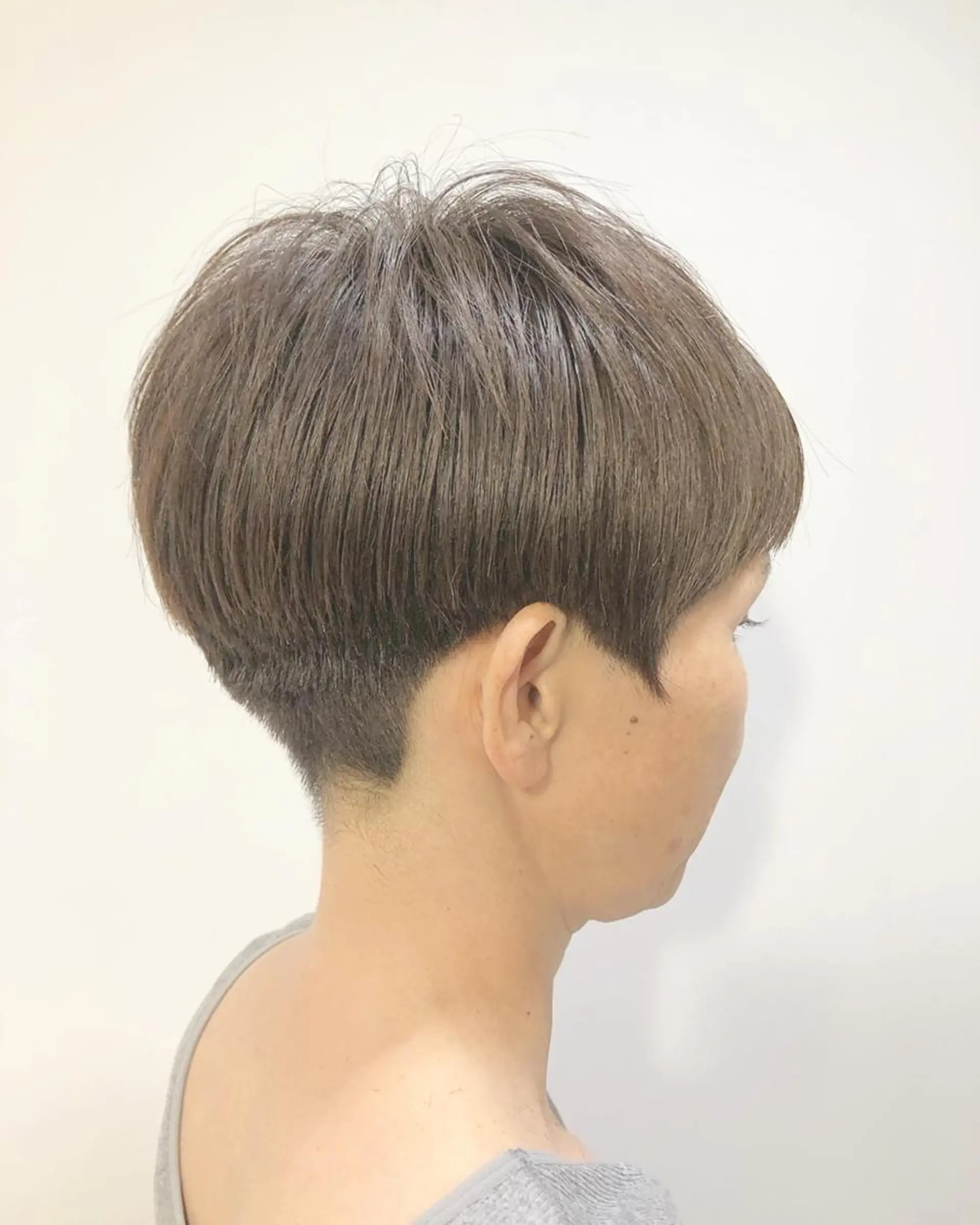 ショート カラー ショートボブ ボブ くびれヘア くせ毛 学生 favorite b Charmeのヘアスタイル