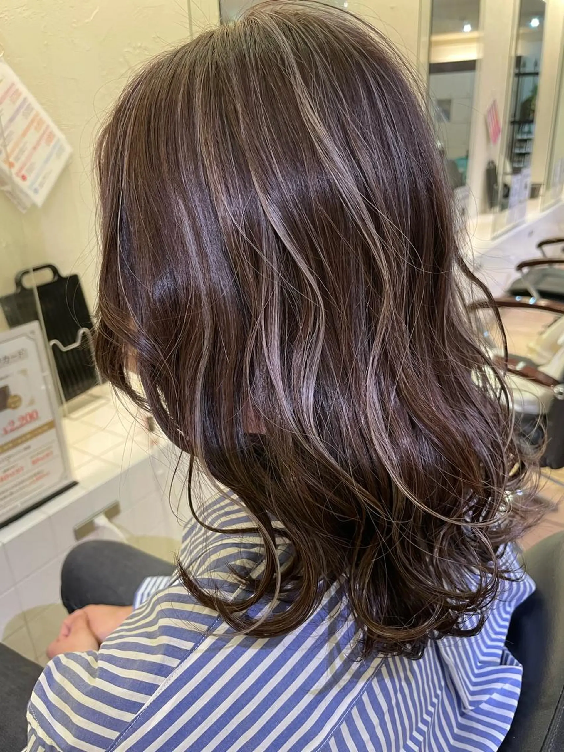 ロング カット ヘアカラー 宮里 雄大のヘアスタイル