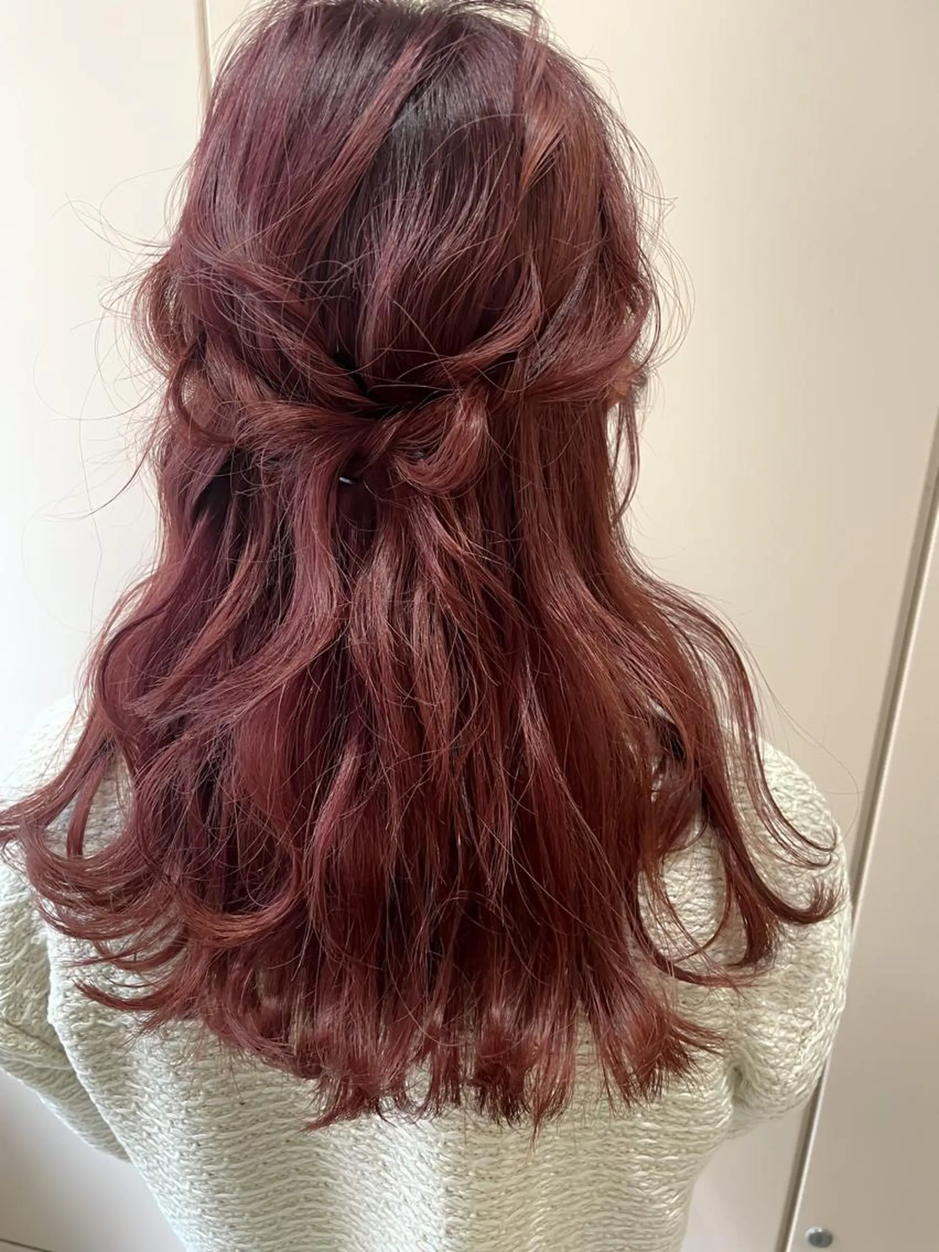 セミロング ヘアアレンジ ハーフアップ 飯塚 沙衣のヘアスタイル