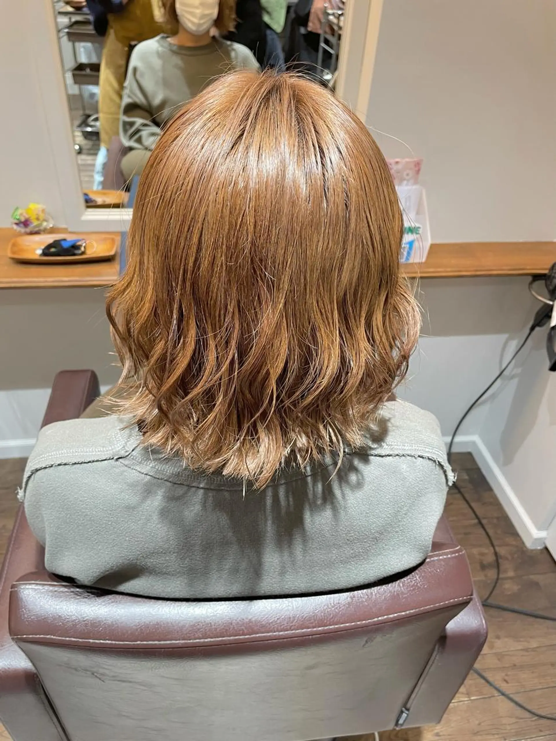 ミディアム 栗林 茉那のヘアスタイル