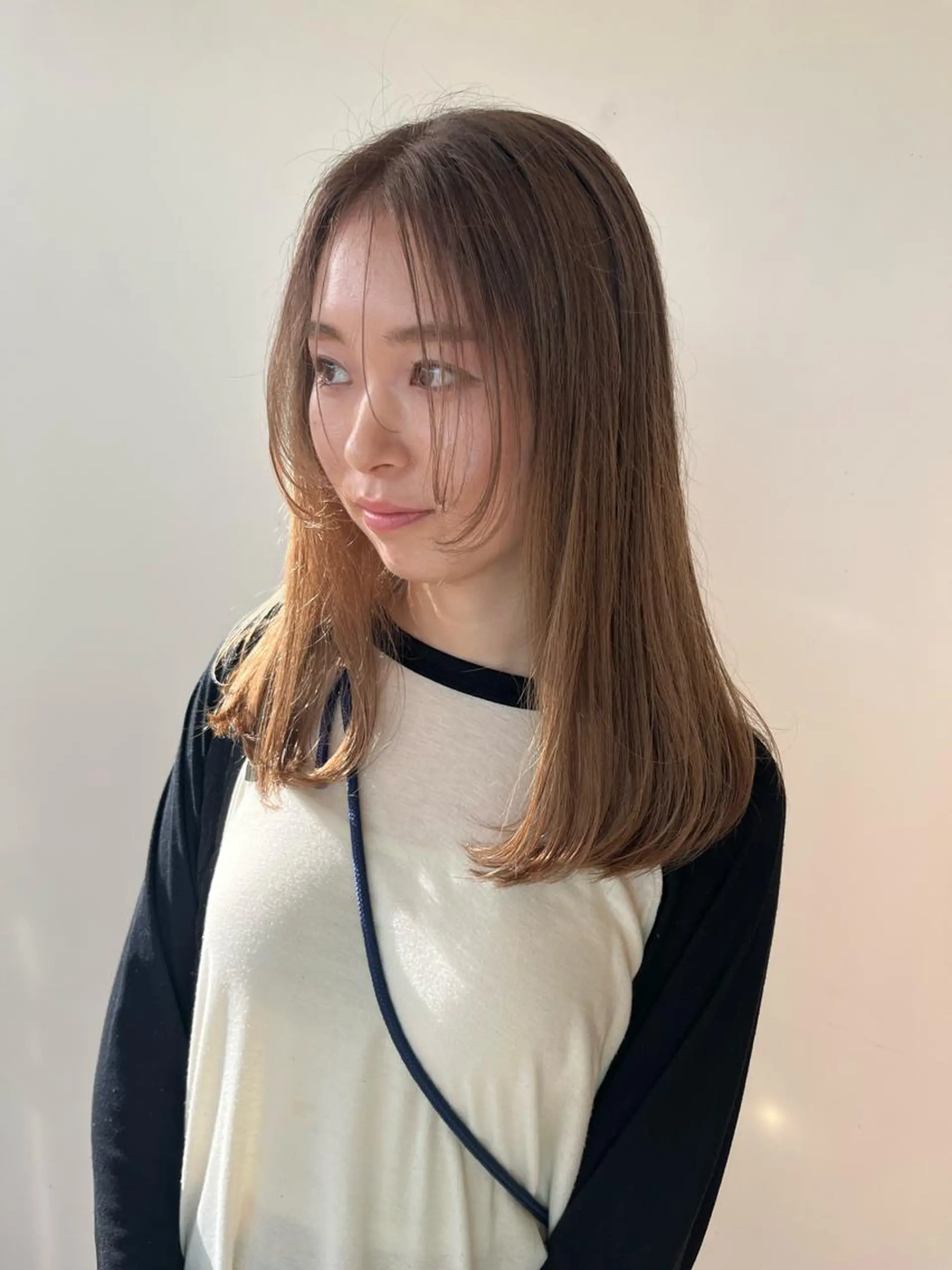 セミロング ヘアカラー トリートメント 犬塚 梨花のヘアスタイル