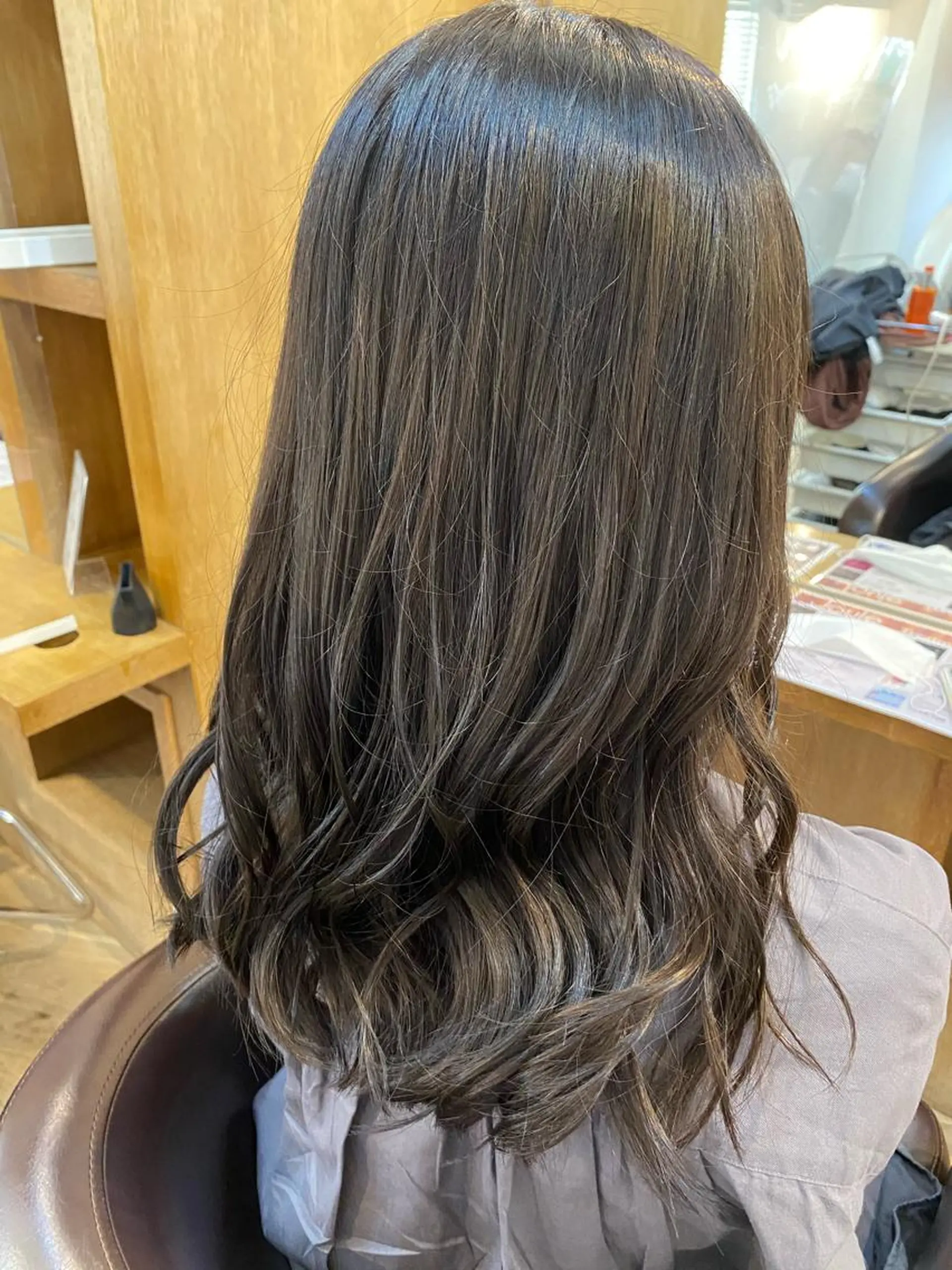 セミロング カット ヘアカラー トリートメント ヘアセット 美髪/髪質改善 顔周り/透明感カラーのヘアスタイル