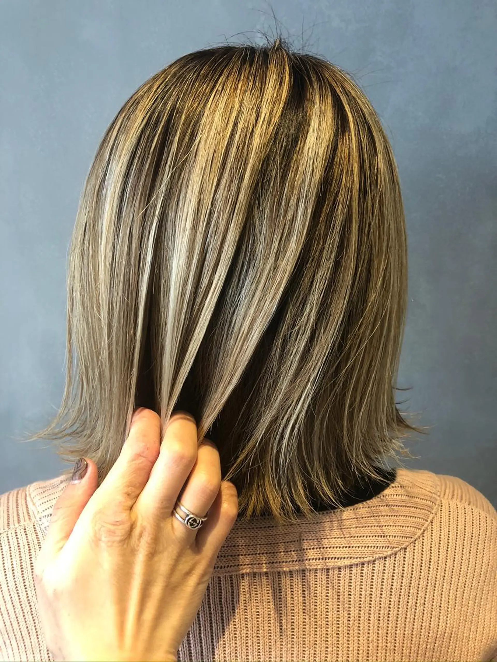 ミディアム カラー ハイライトカラー ハイトーンカラー ハイライト 長谷川 沙紀のヘアスタイル