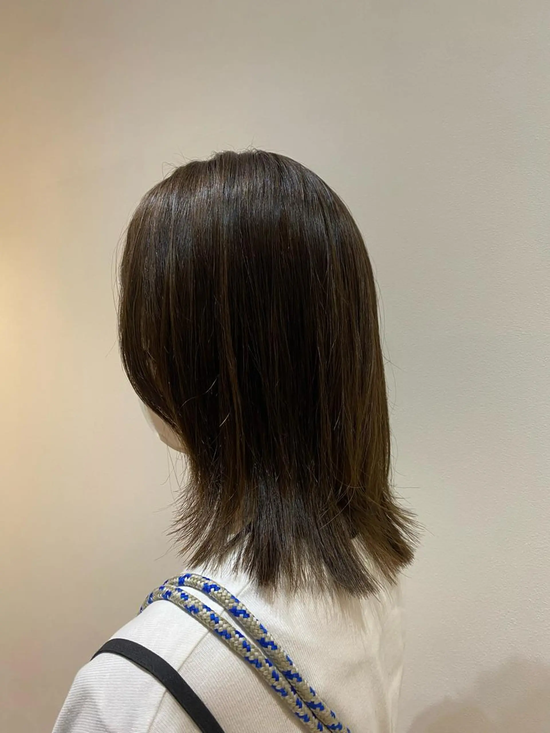 ミディアム カラー パーマ ミディアムパーマ オリーブカラー ボブ くびれヘア くせ毛 カット ヘアカラー 縮毛矯正 トリートメント ♡オシャ髪♡AI ✂️newi町田のヘアスタイル