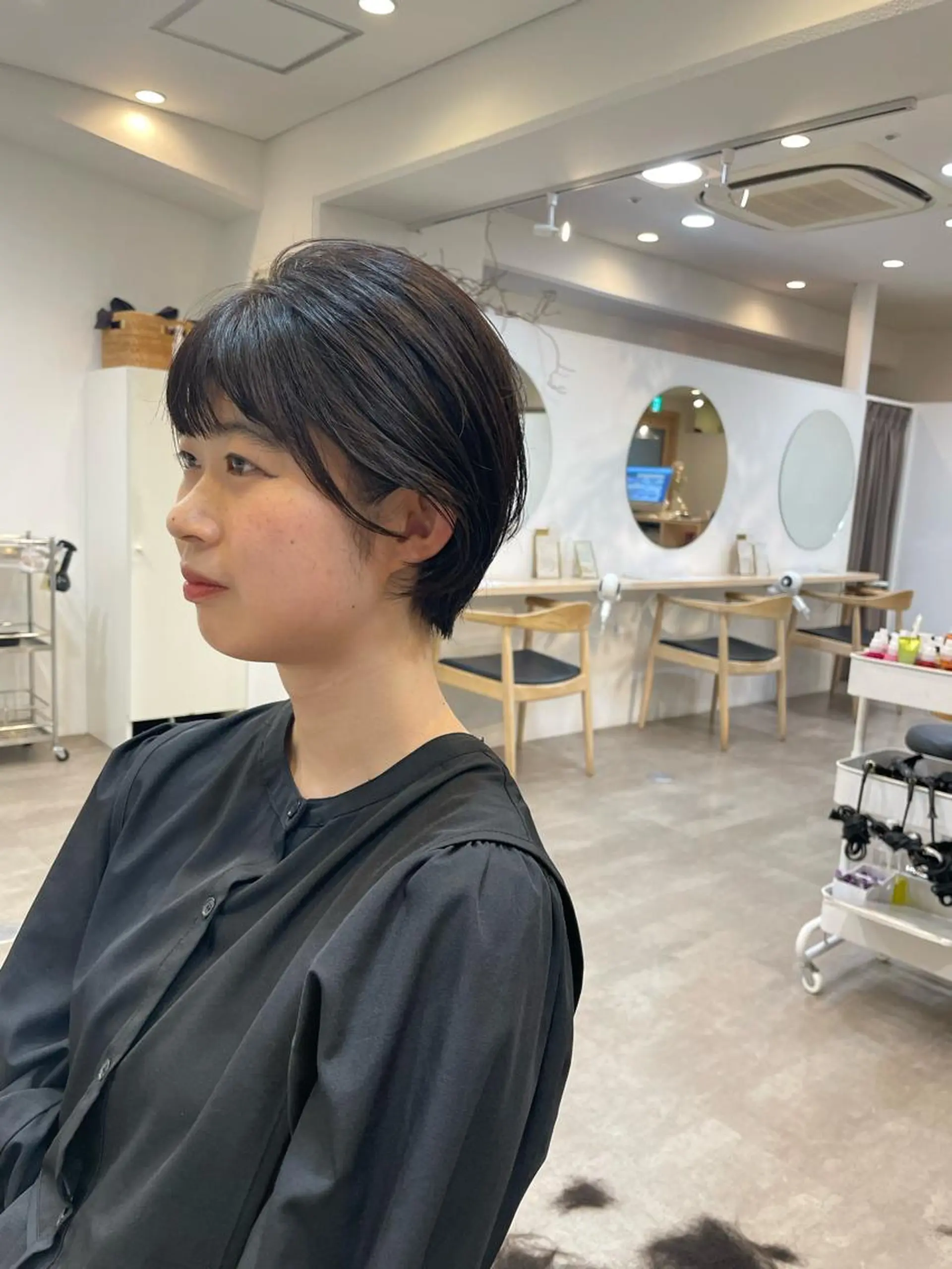 ショート カット ヘアカラー トリートメント 大迫 江梨のヘアスタイル