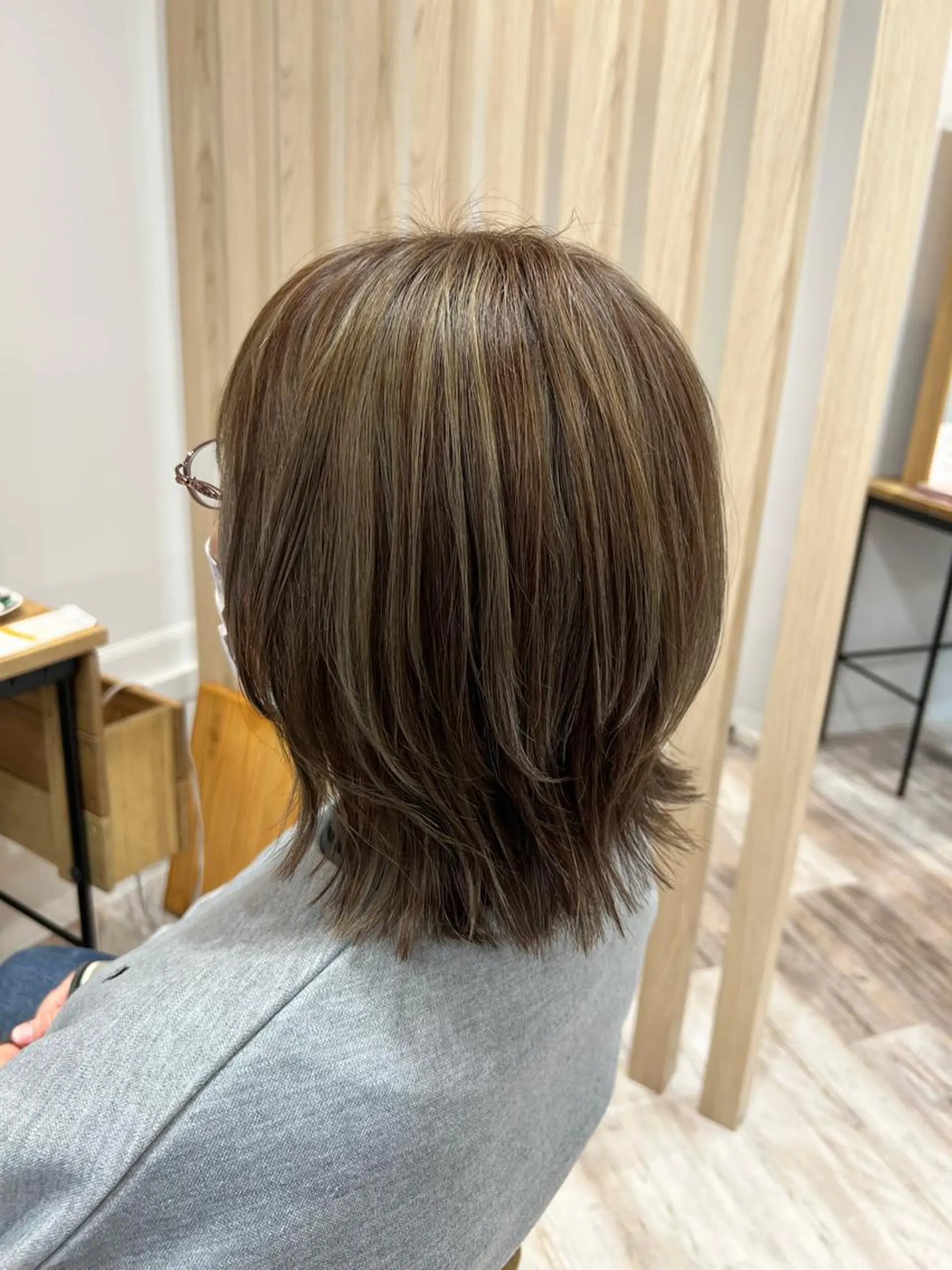 ミディアム ハイライト 渡部 未歩のヘアスタイル
