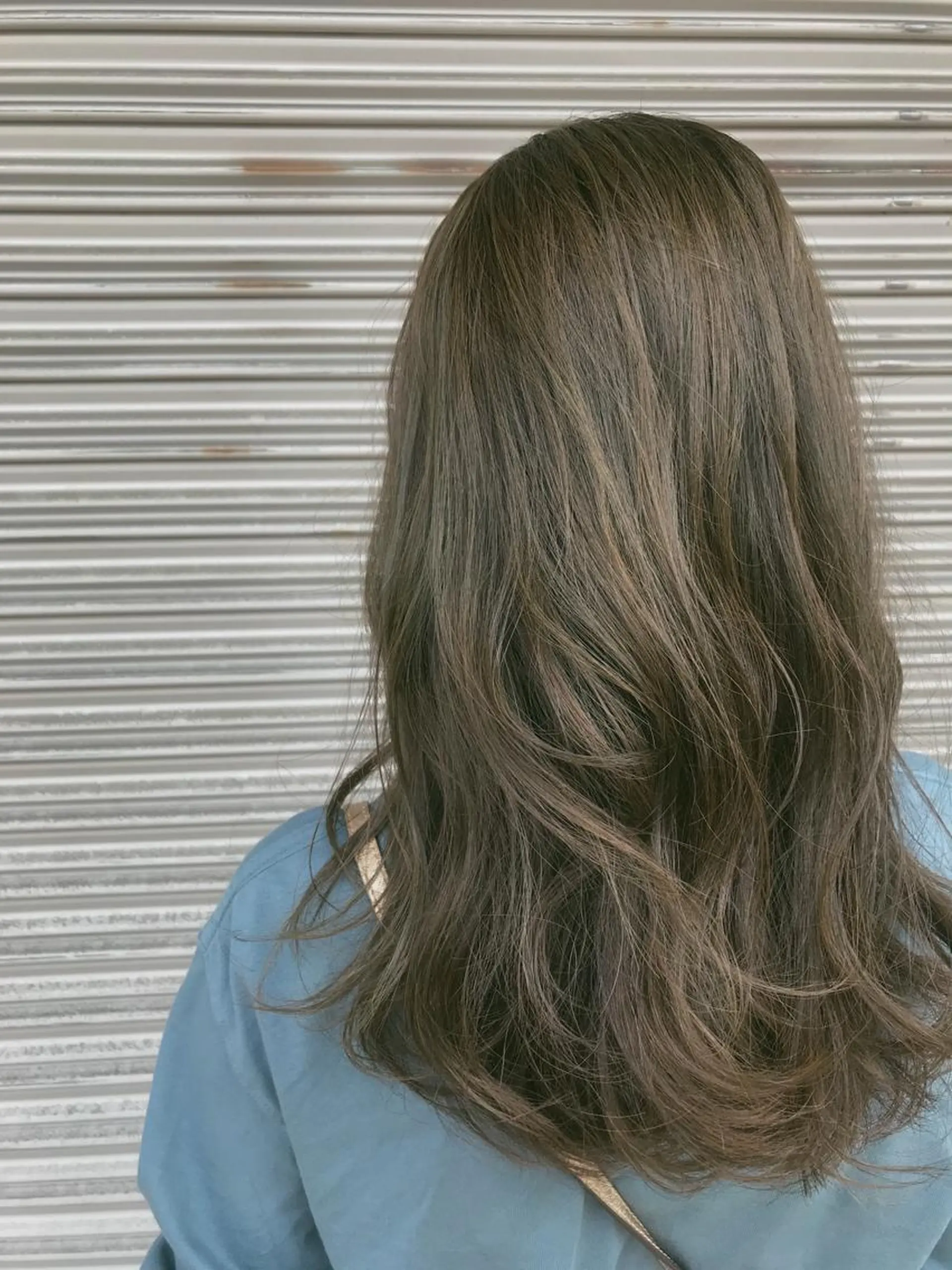 ロング カラー ヘアアレンジ マツエク・マツパ ベージュカラー オリーブベージュ カット ヘアカラー トリートメント Kawaguchi Arisaのヘアスタイル