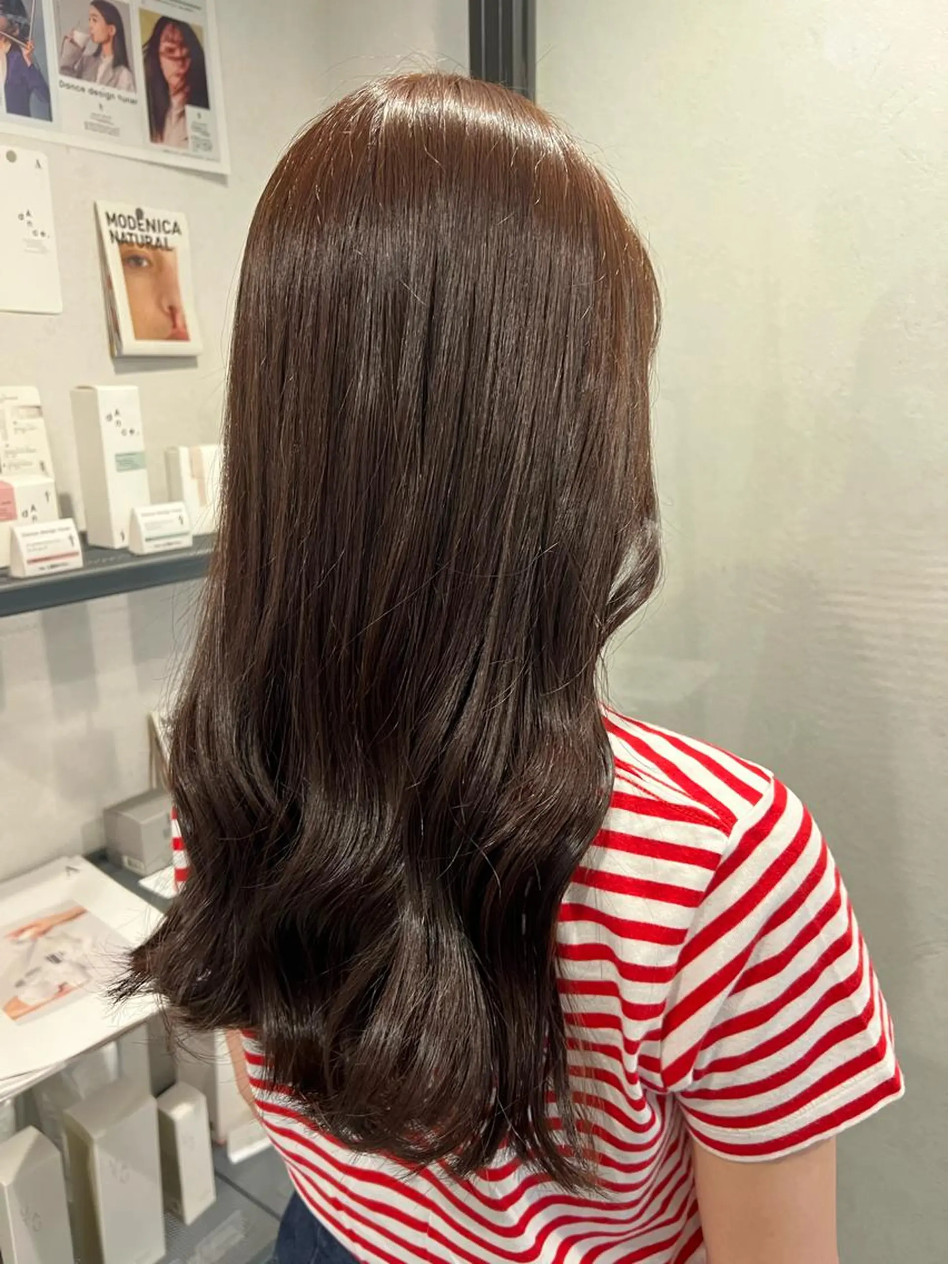 ロング チョコレートブラウン ulu. amiのヘアスタイル