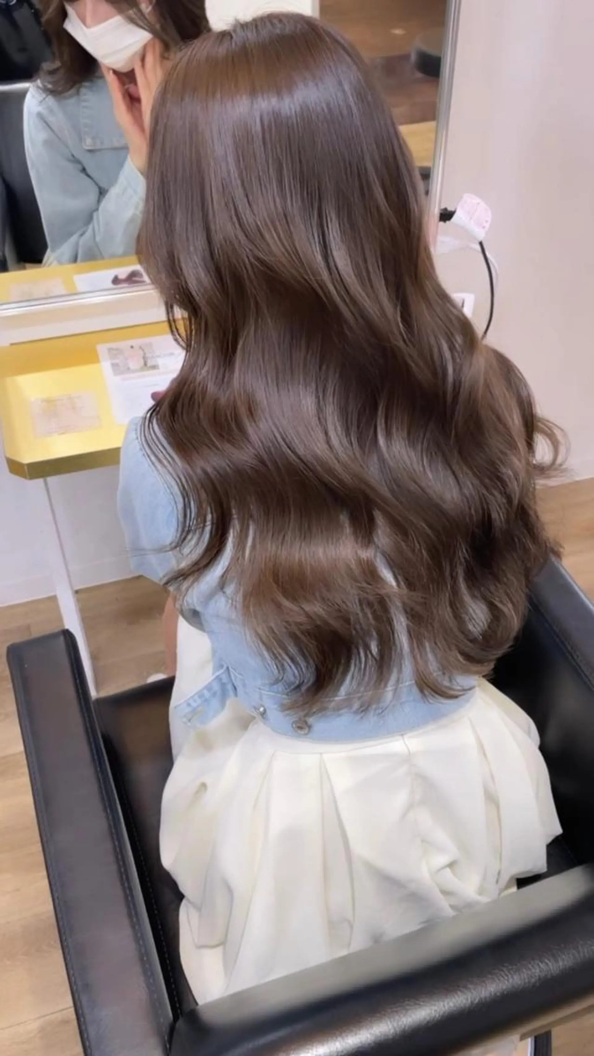 ロング カラー ベージュカラー 黒髪 ブリーチ ブルーカラー ブルーブラック ヘアカラー トリートメント ブリーチなしカラー 特化　　kaiのヘアスタイル