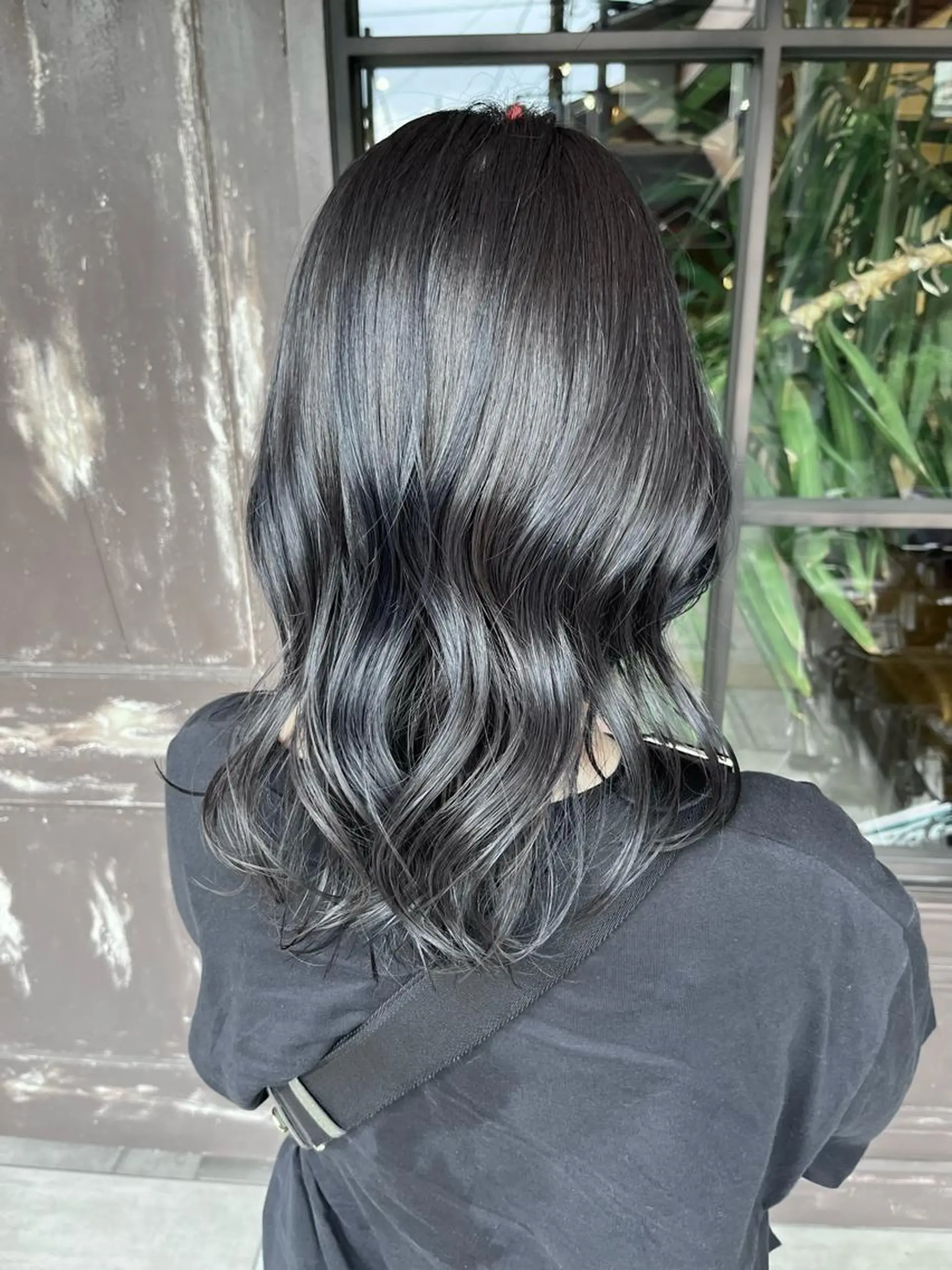 セミロング カラー ネイビーカラー 川越 輝梨奈のヘアスタイル