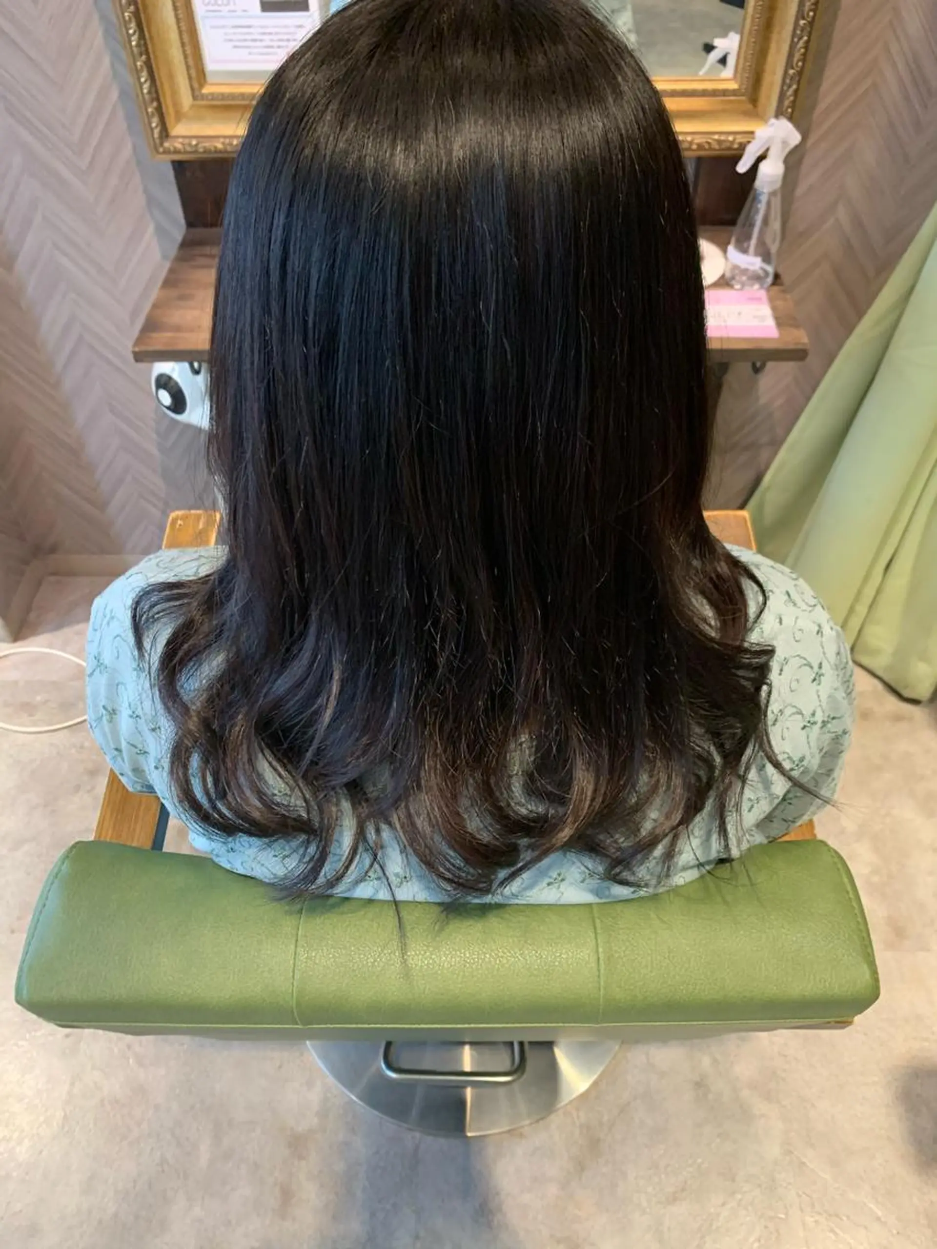 セミロング カラー 岩永 瑞希のヘアスタイル