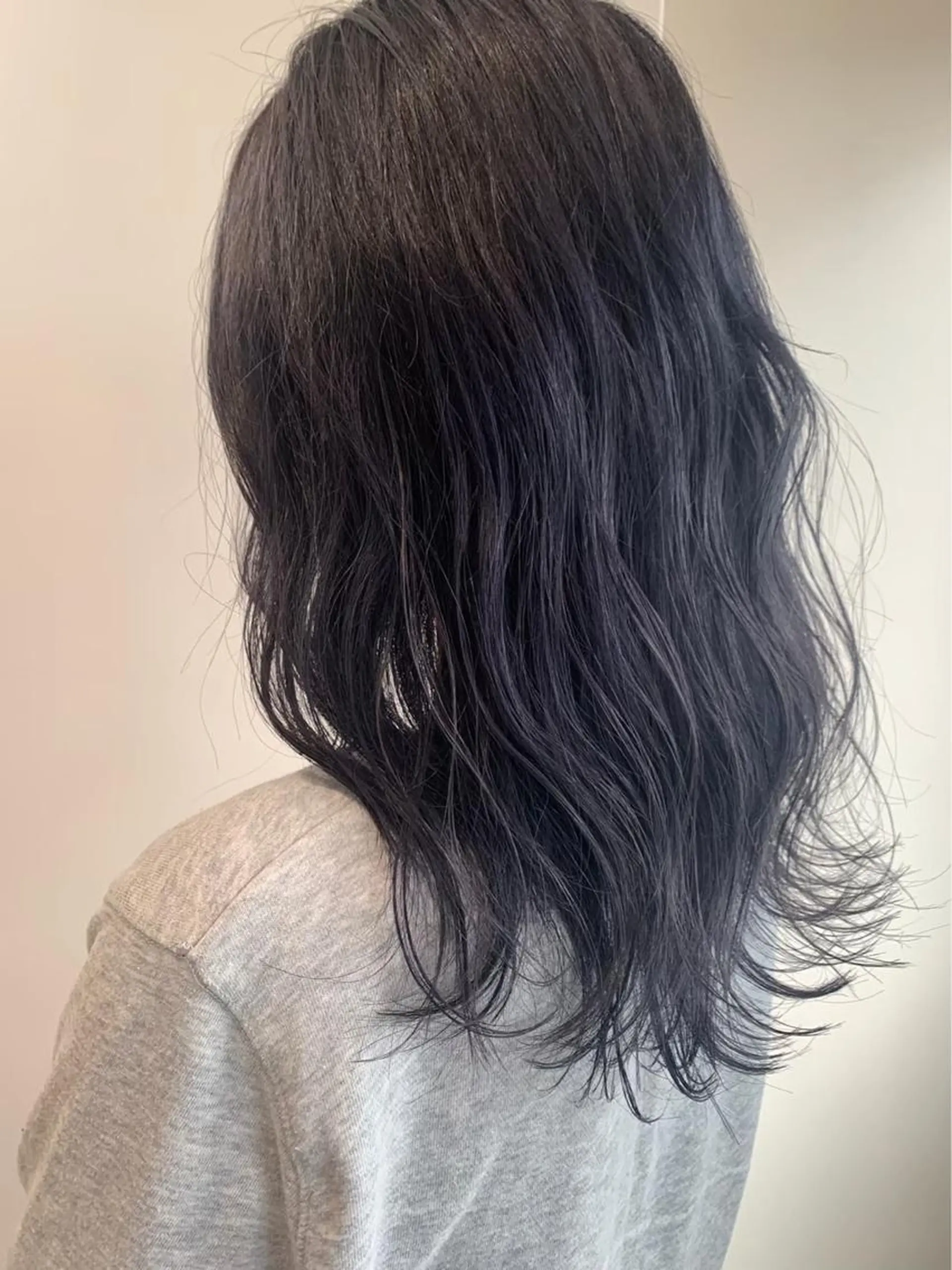 ミディアム カラー ブルーカラー ブルージュ ネイビーカラー ヘアカラー トリートメント Lien🌿Top Stylist沖田のヘアスタイル